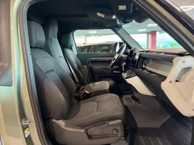 Land Rover Defender view 12