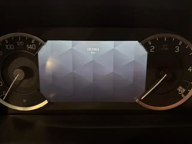 Land Rover Defender view 27