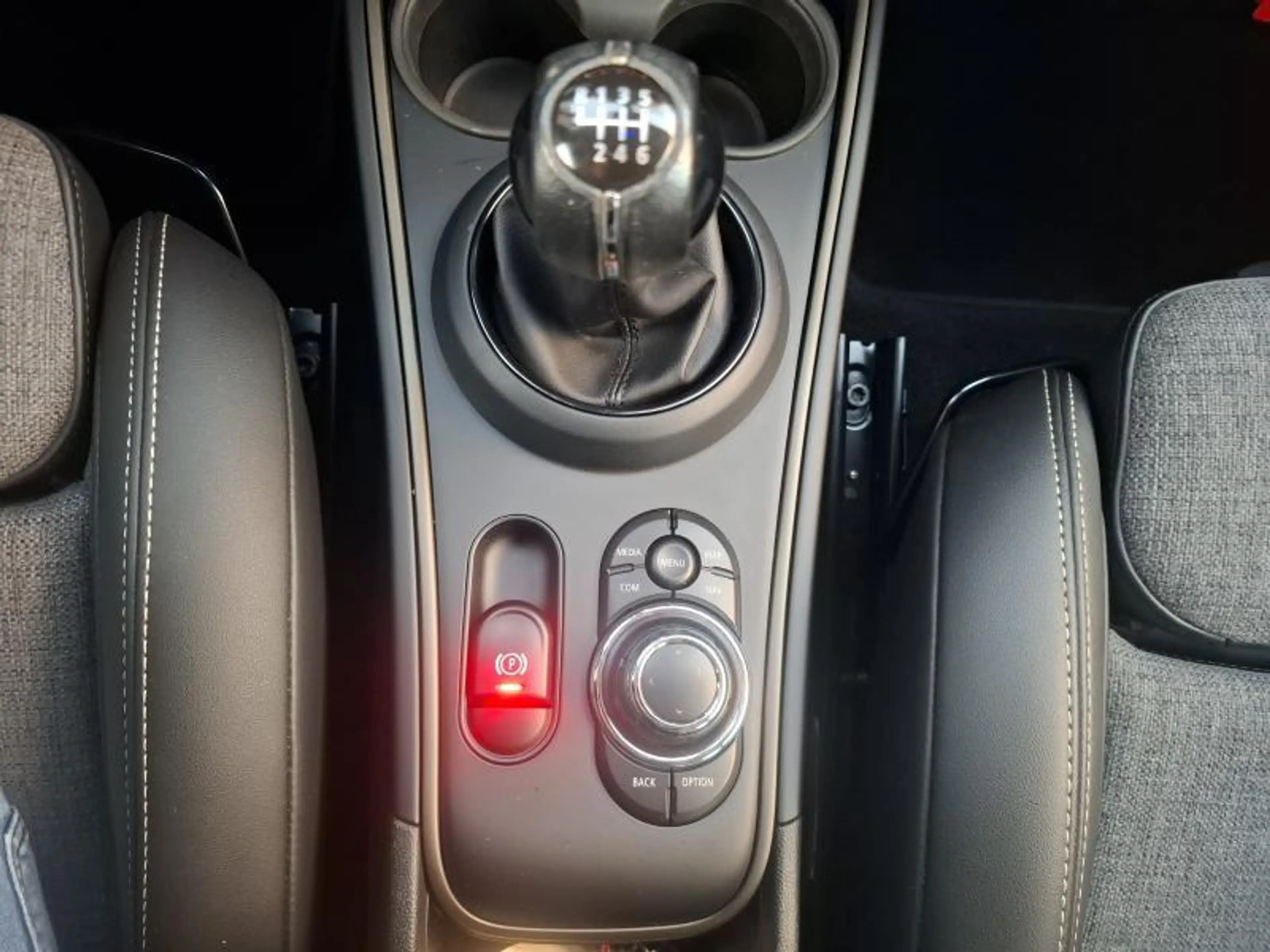 MINI Cooper Countryman 1.5i — photo 7