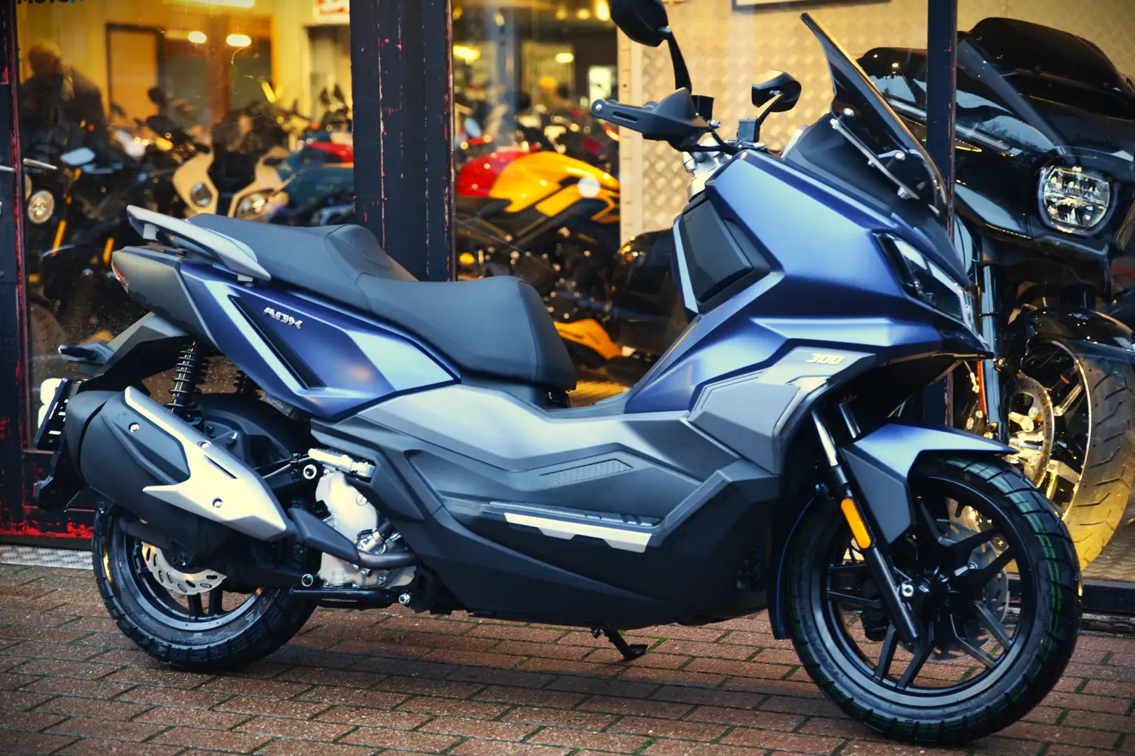 SYM ADX 300 ***MOTO VERTE*** Blauw - 1