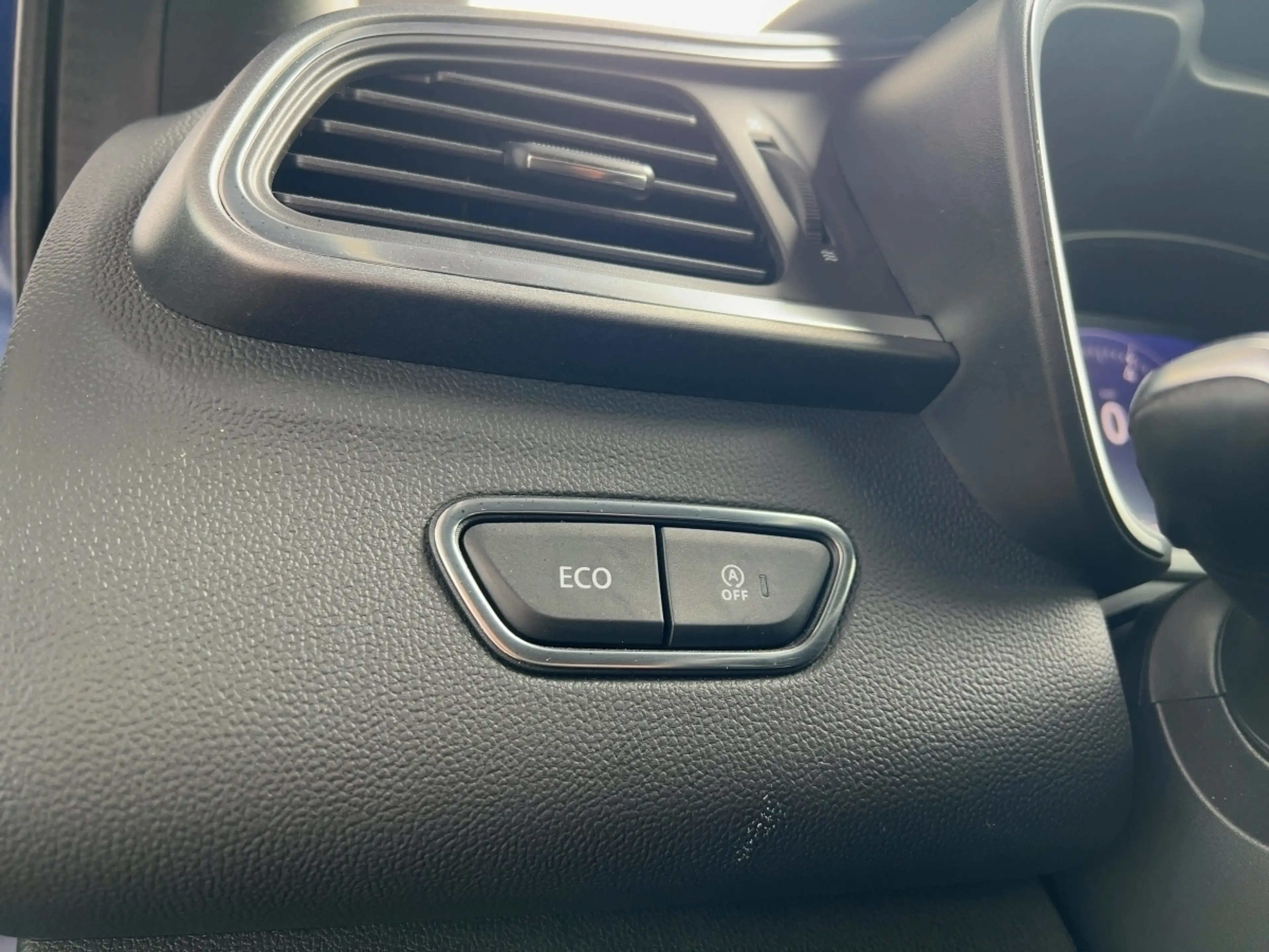 Renault Kadjar Black Edition TCe 140 EDC GPF Apple CarPlay — photo 16