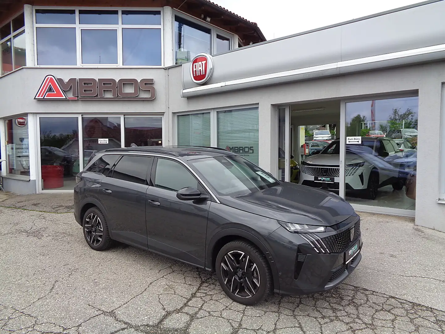 Peugeot 5008 mHEV 145 e-DCS6 Aut. Grau - 1