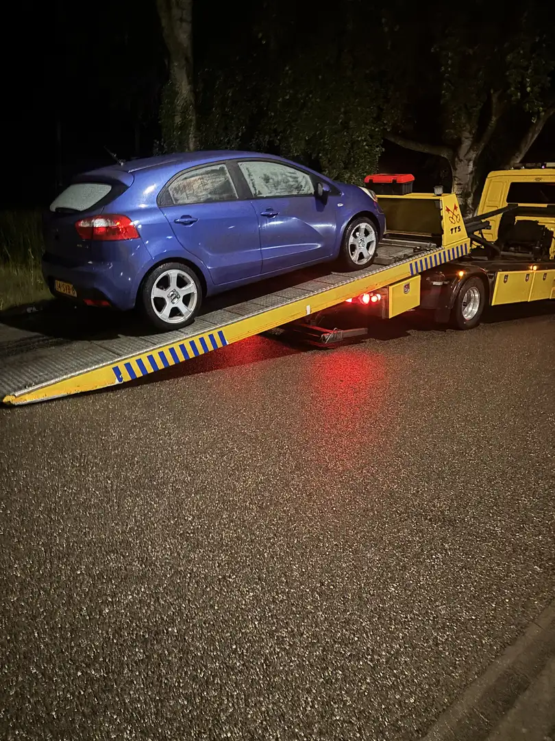 Kia Rio 1.2 CVVT Comf. Pack Blauw - 1