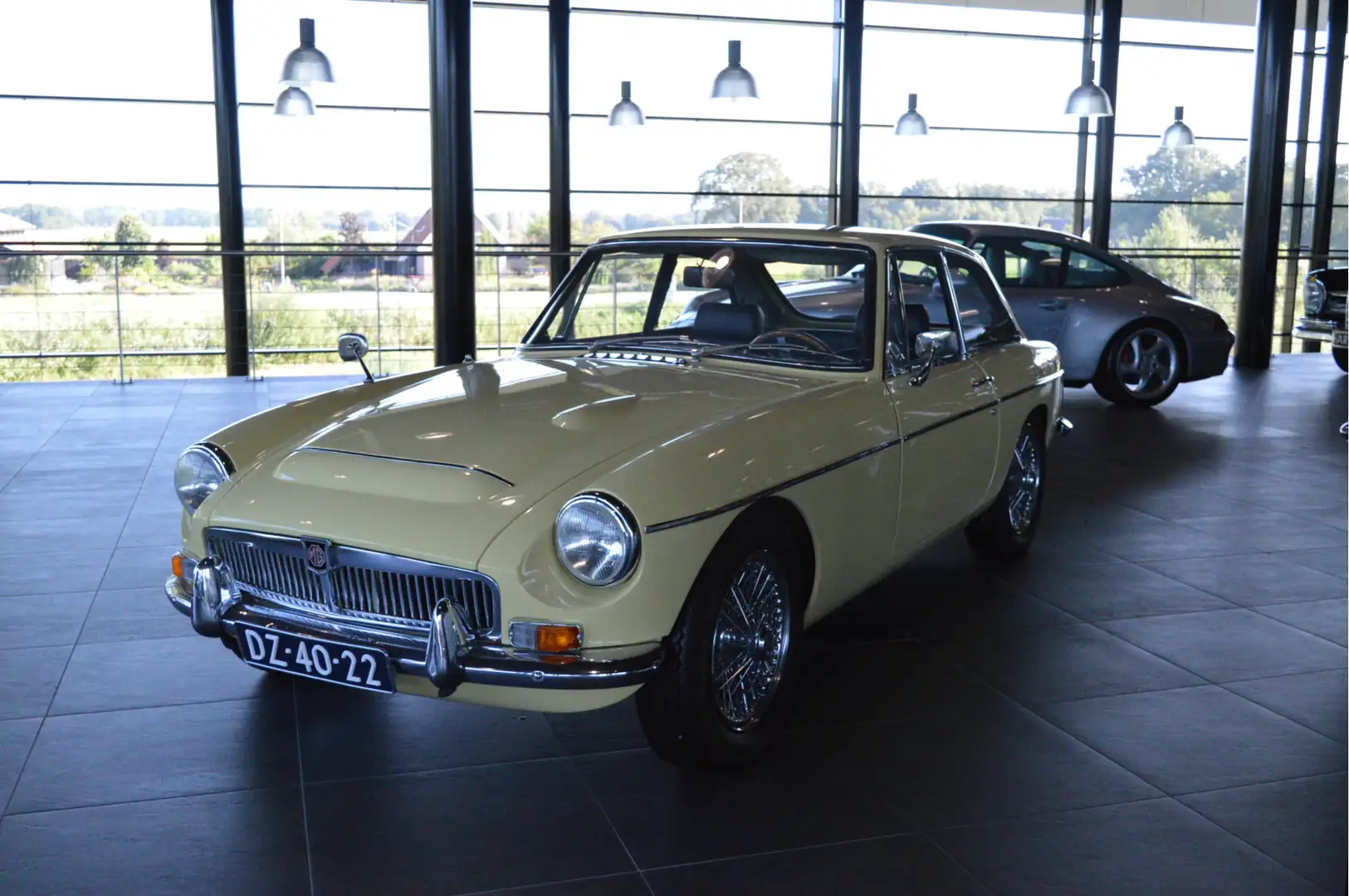 MG C-GT Matching / Overdrive 1968 Galben - 2