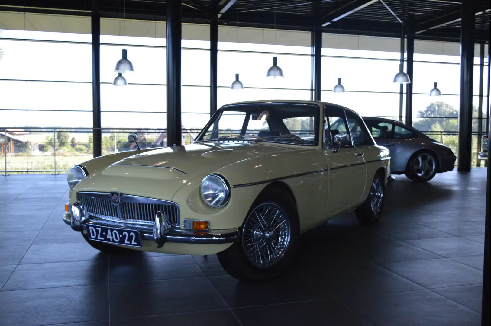 MG C-GT Matching / Overdrive 1968 Galben - 1