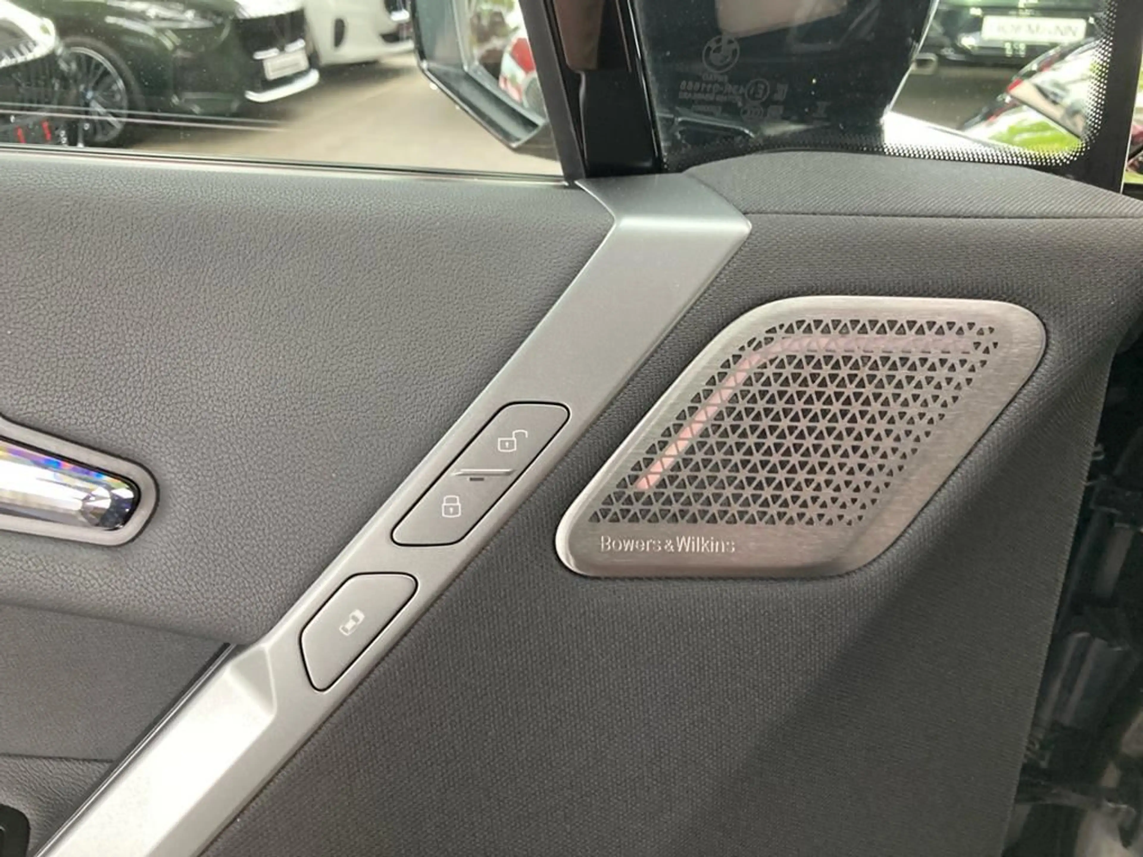 BMW iX M Sport Pro — photo 10