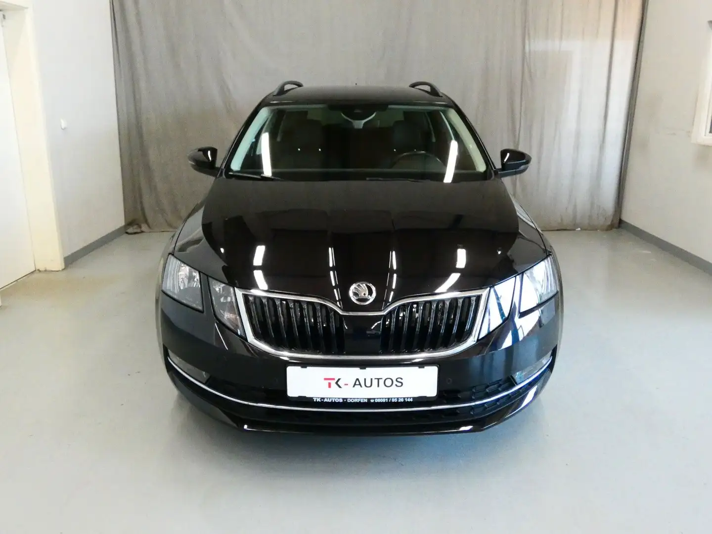 Skoda Octavia C. 1.5 TSI Style,1.Hand,Navi,Leder,ViCo Noir - 2