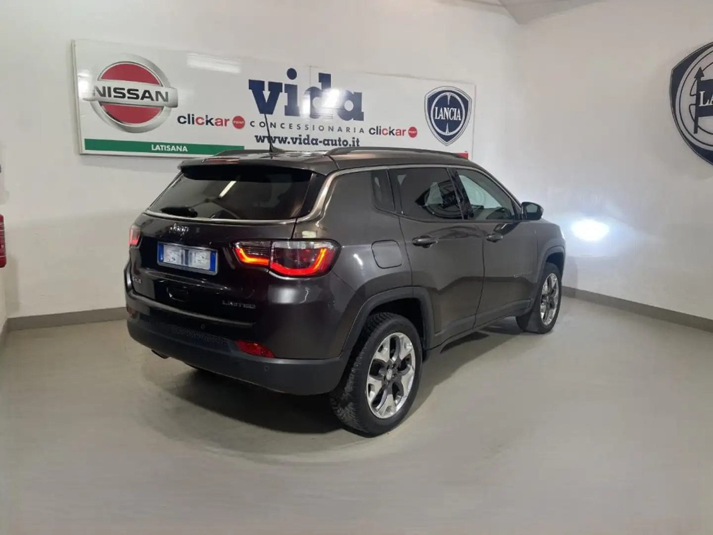 Jeep Compass 2.0 Multijet II aut. 4WD Limited GANCIO TRAINO Gris - 2