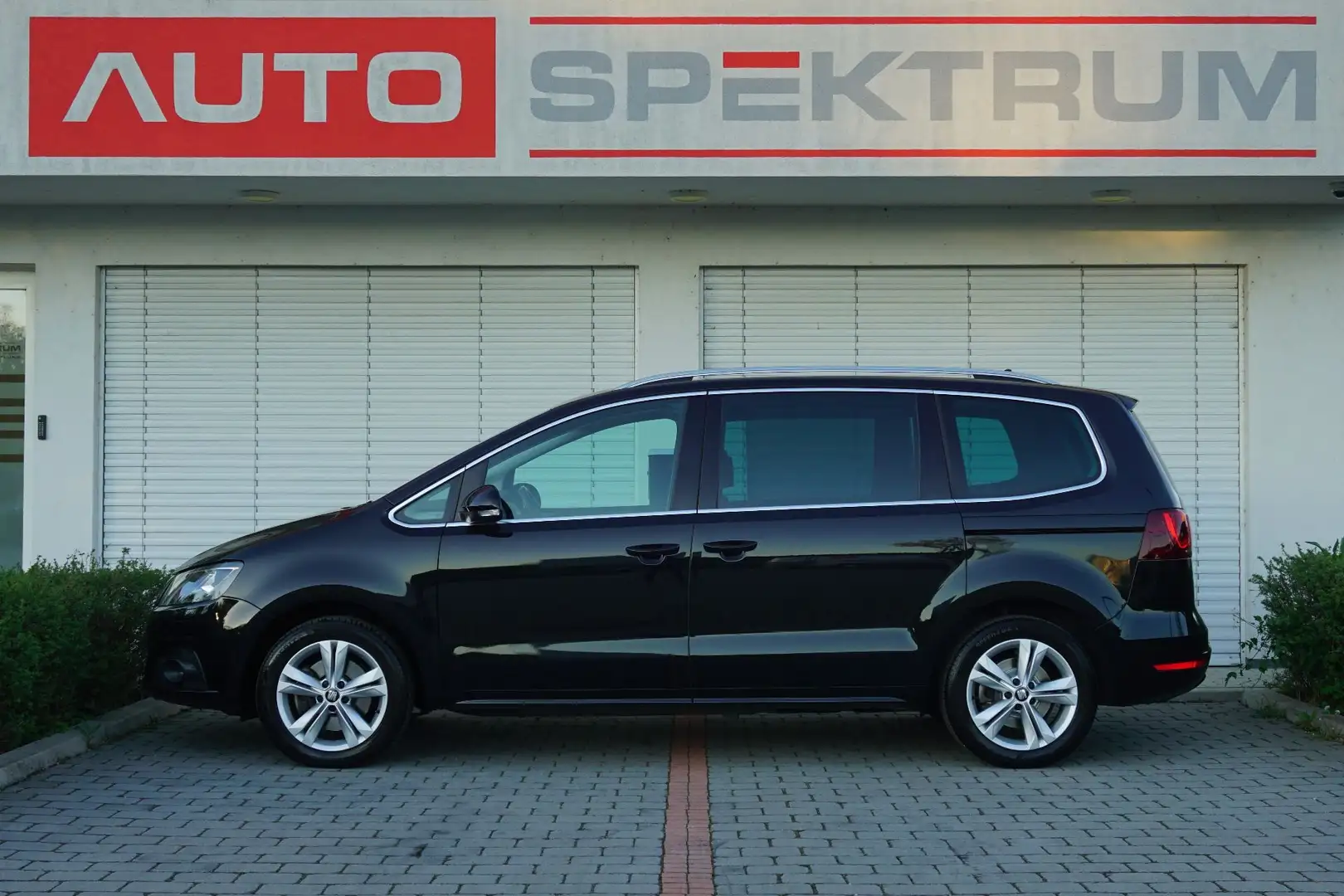 SEAT Alhambra Xcellence TDI DSG 4WD | € 224 mtl | Standheizung | Schwarz - 2