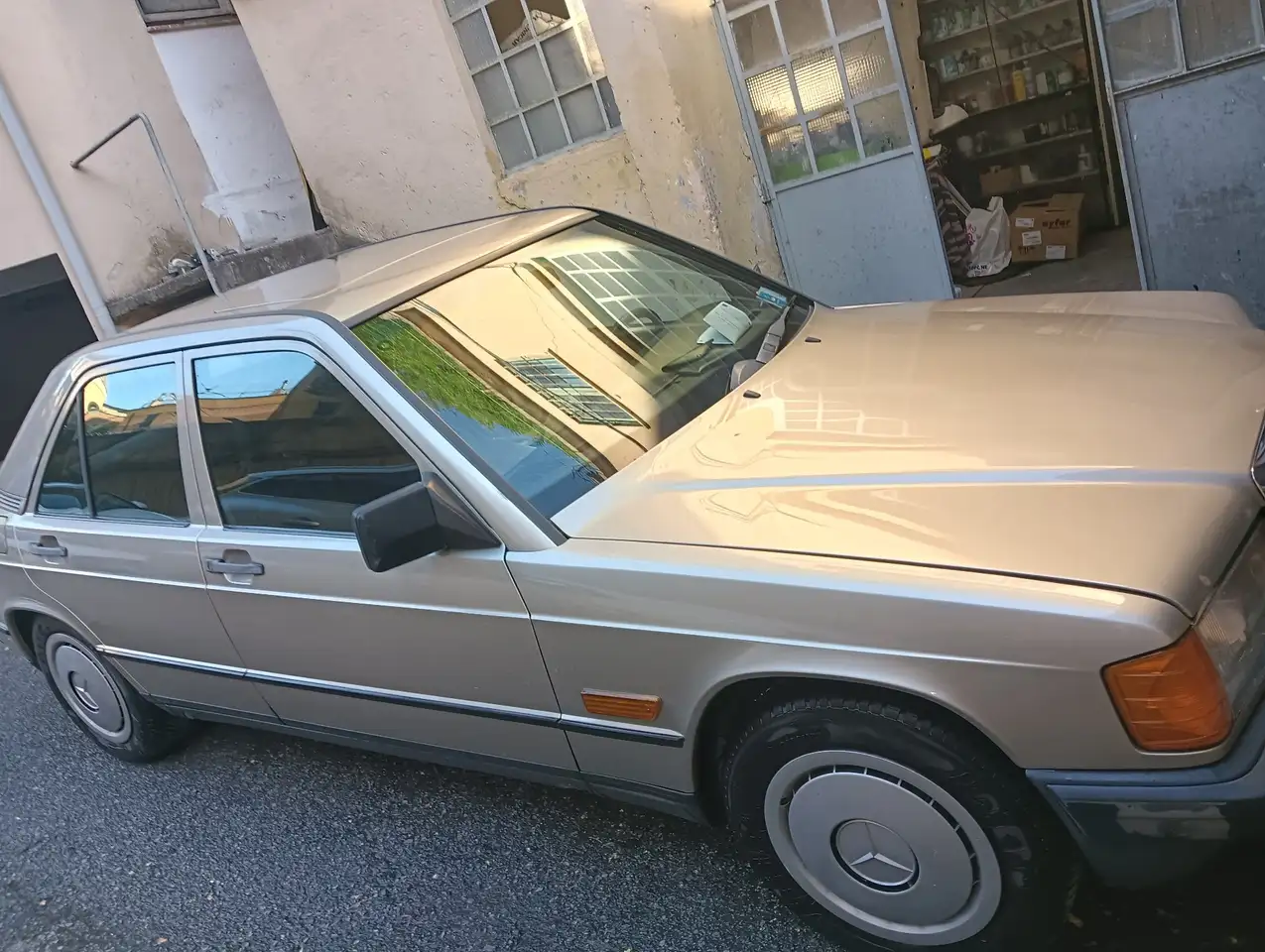 Mercedes-Benz 190 2.0 E 122cv, foto 2