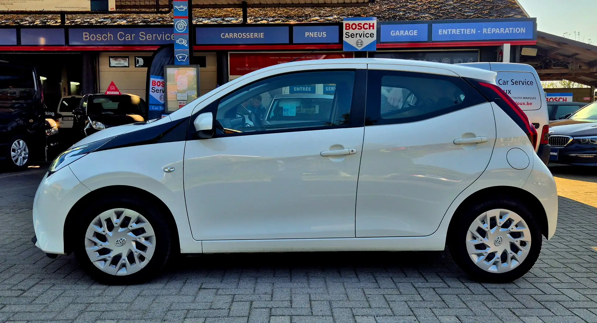 Toyota Aygo Aygo 1.0i VVT-i AUTOMATIQUE Blanco - 2