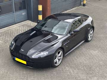 Aston Martin Vantage 4.7 V8 MANUAL