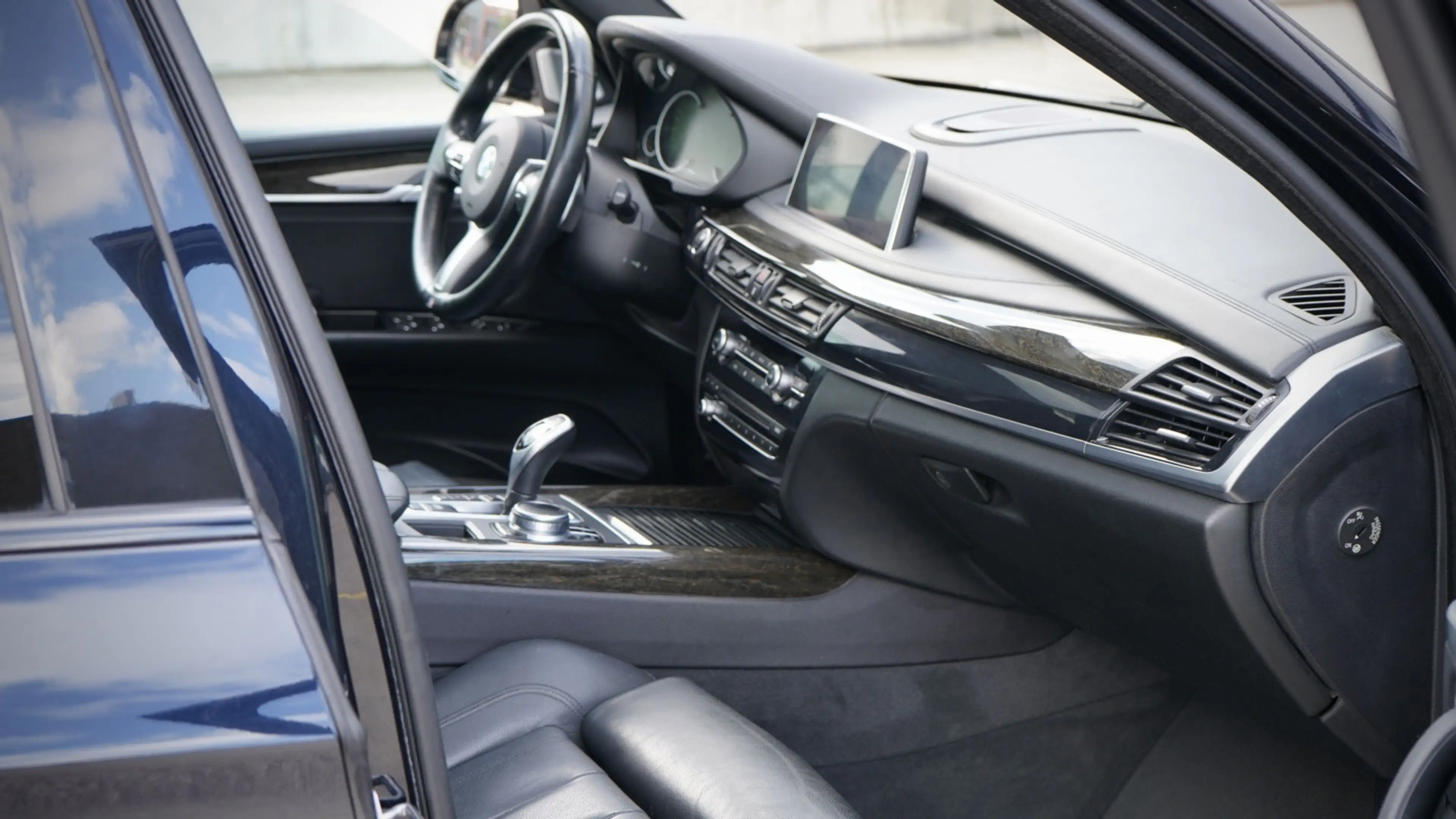 BMW X5 XDrive40d High Executive 7p. — photo 4
