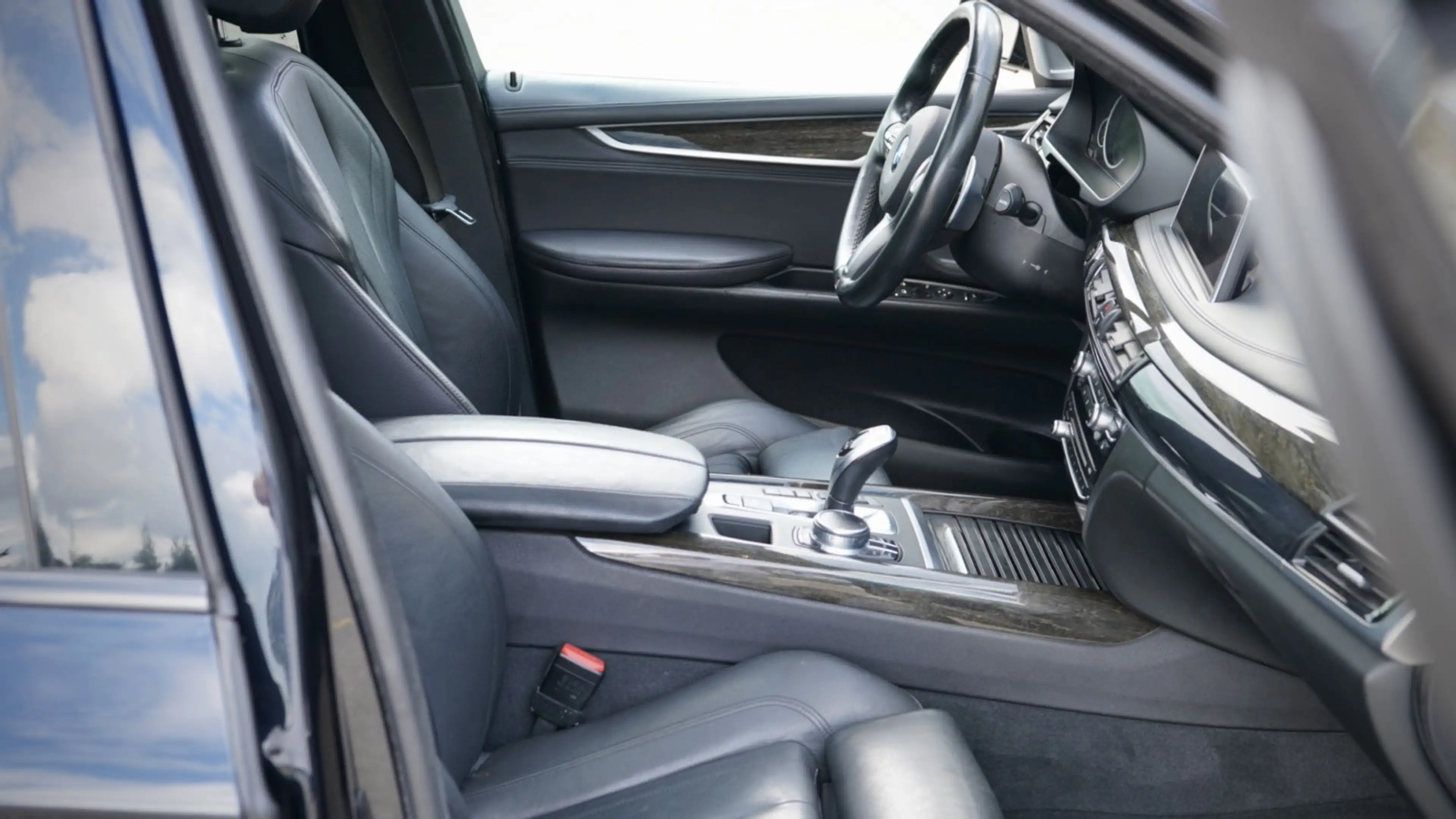 BMW X5 XDrive40d High Executive 7p. — photo 8