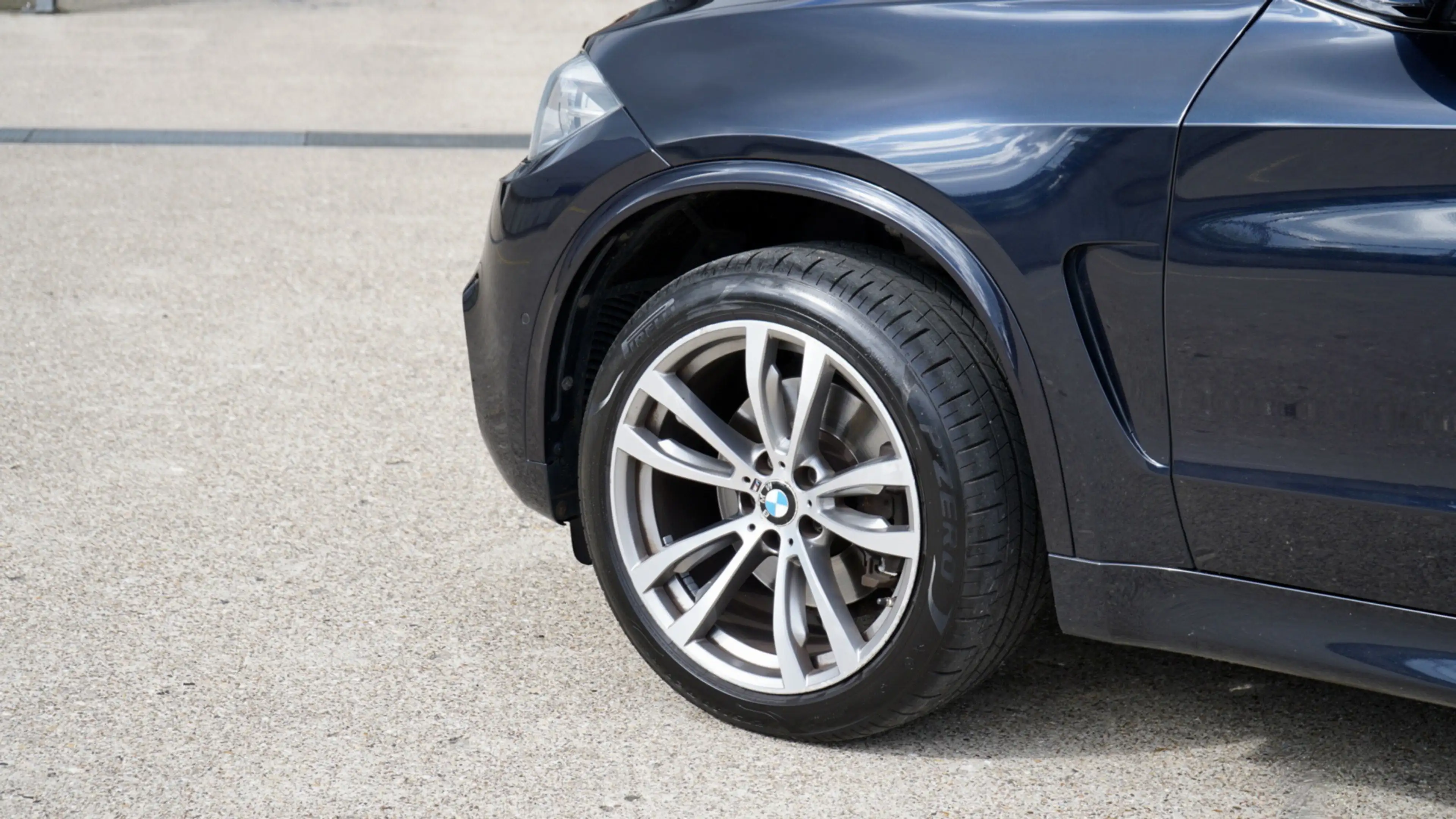 BMW X5 XDrive40d High Executive 7p. — photo 15