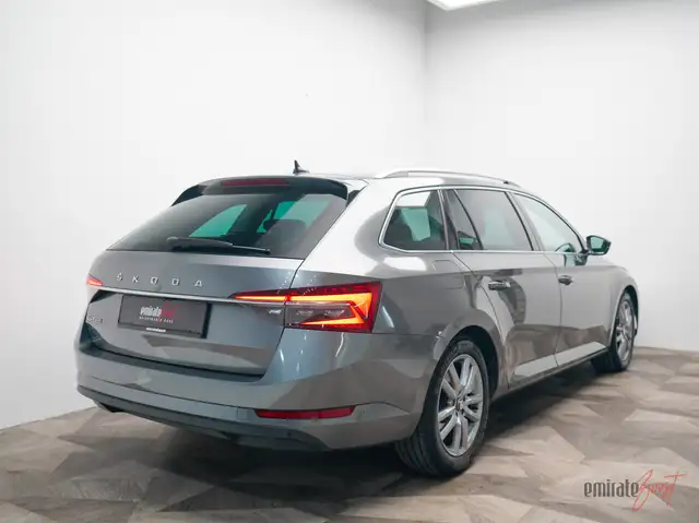 Skoda Superb view 8