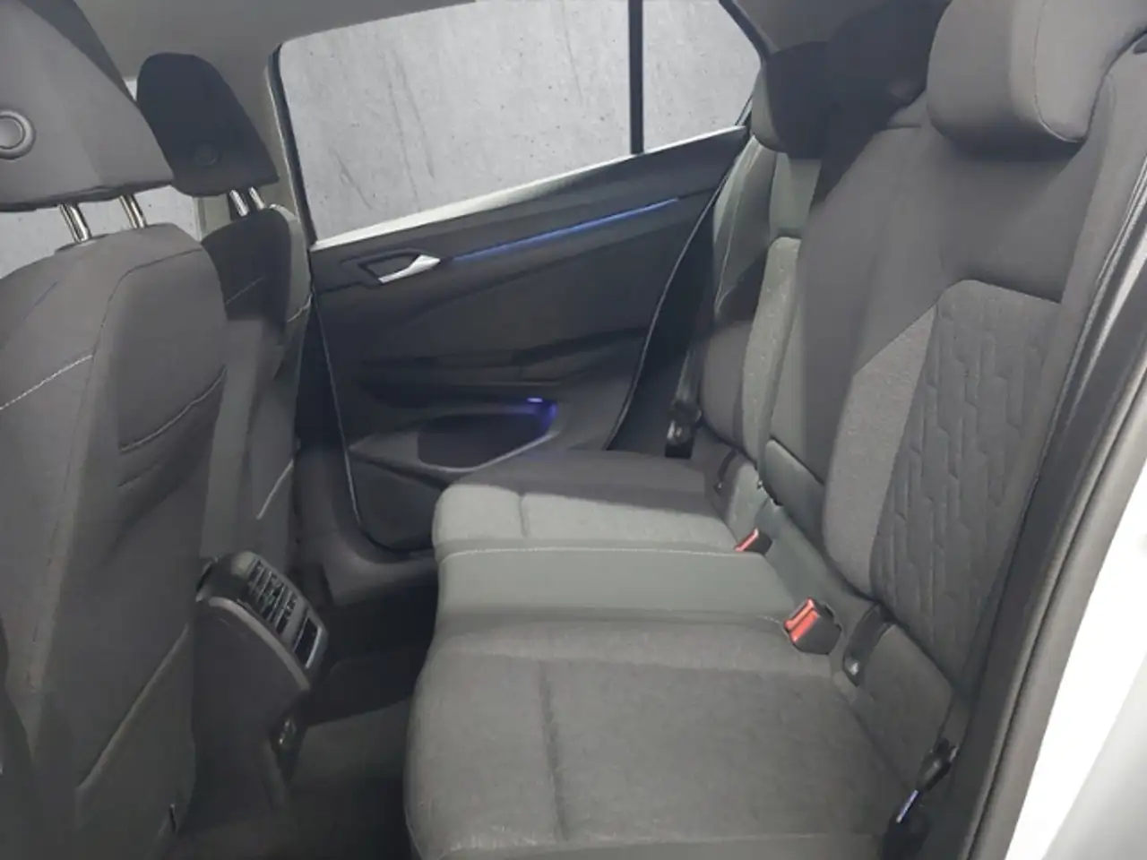 Volkswagen Golf VIII 1.0 eTSI Move+LED+NAVI+PDC+ACC+APP-CO. 9
