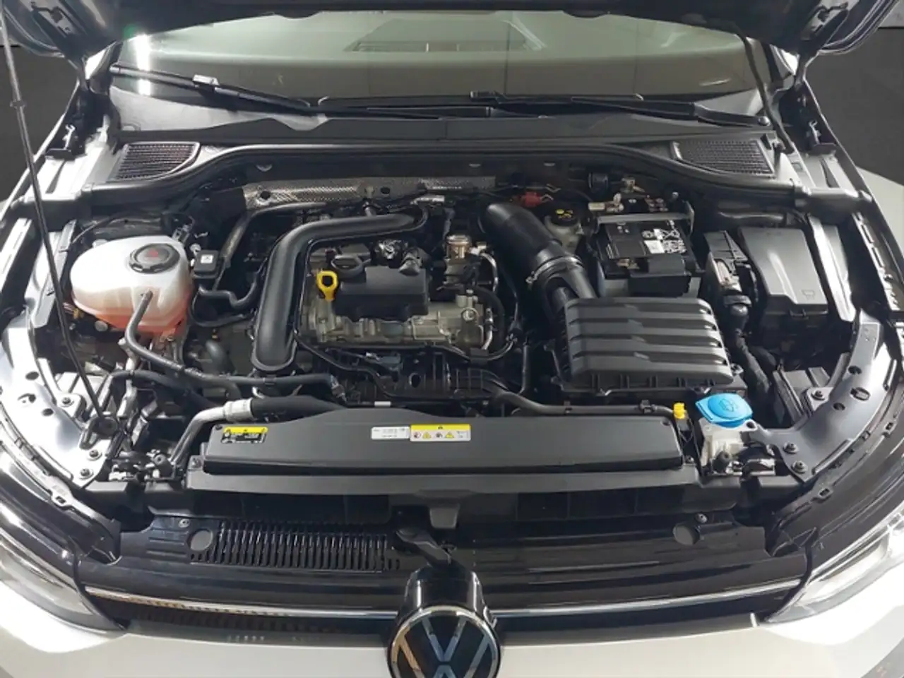 Volkswagen Golf VIII 1.0 eTSI Move+LED+NAVI+PDC+ACC+APP-CO. 17