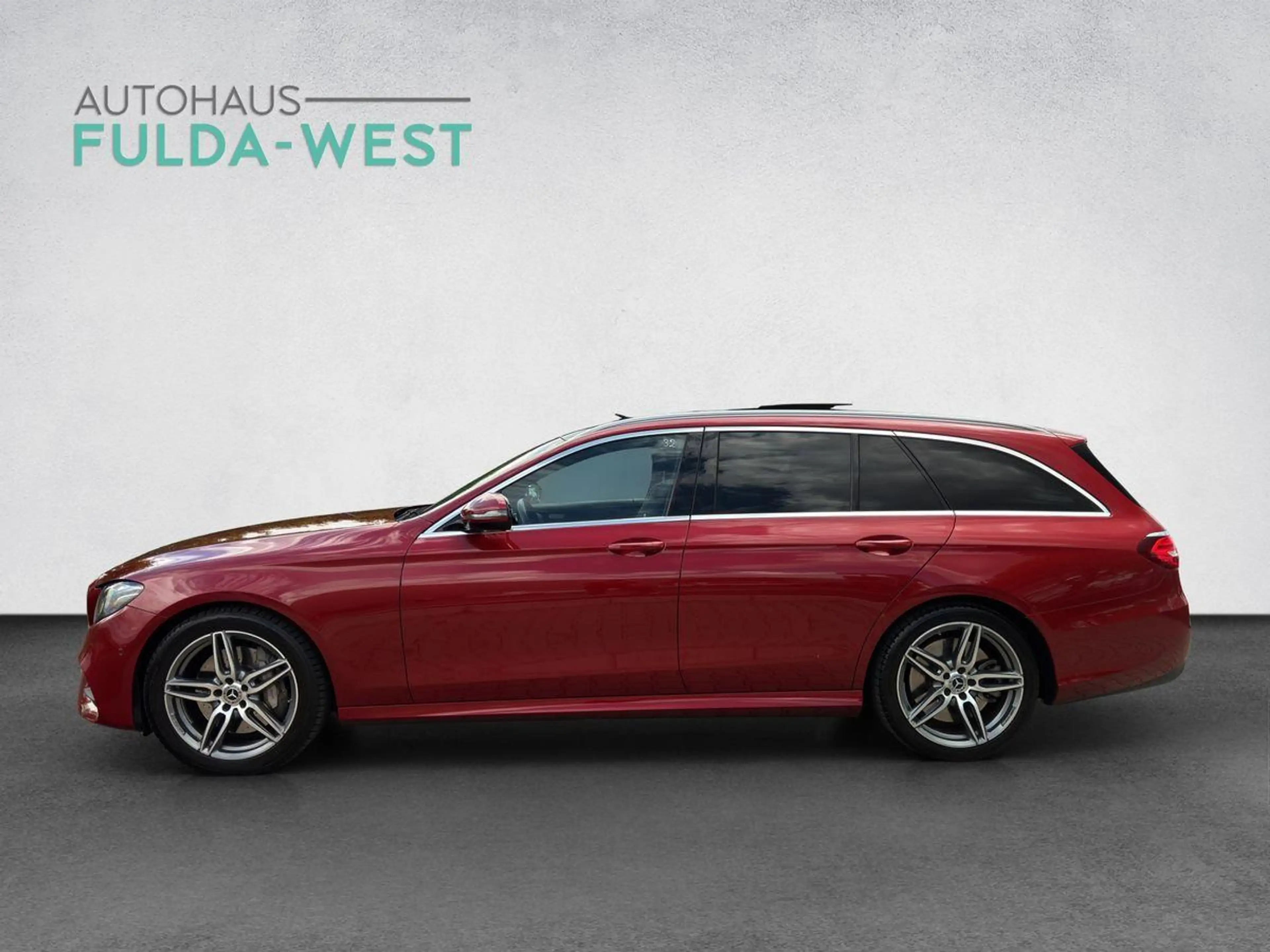 Mercedes-Benz E 450 T 4M AMG Multibeam Wide Pano AHK STHZ — photo 3