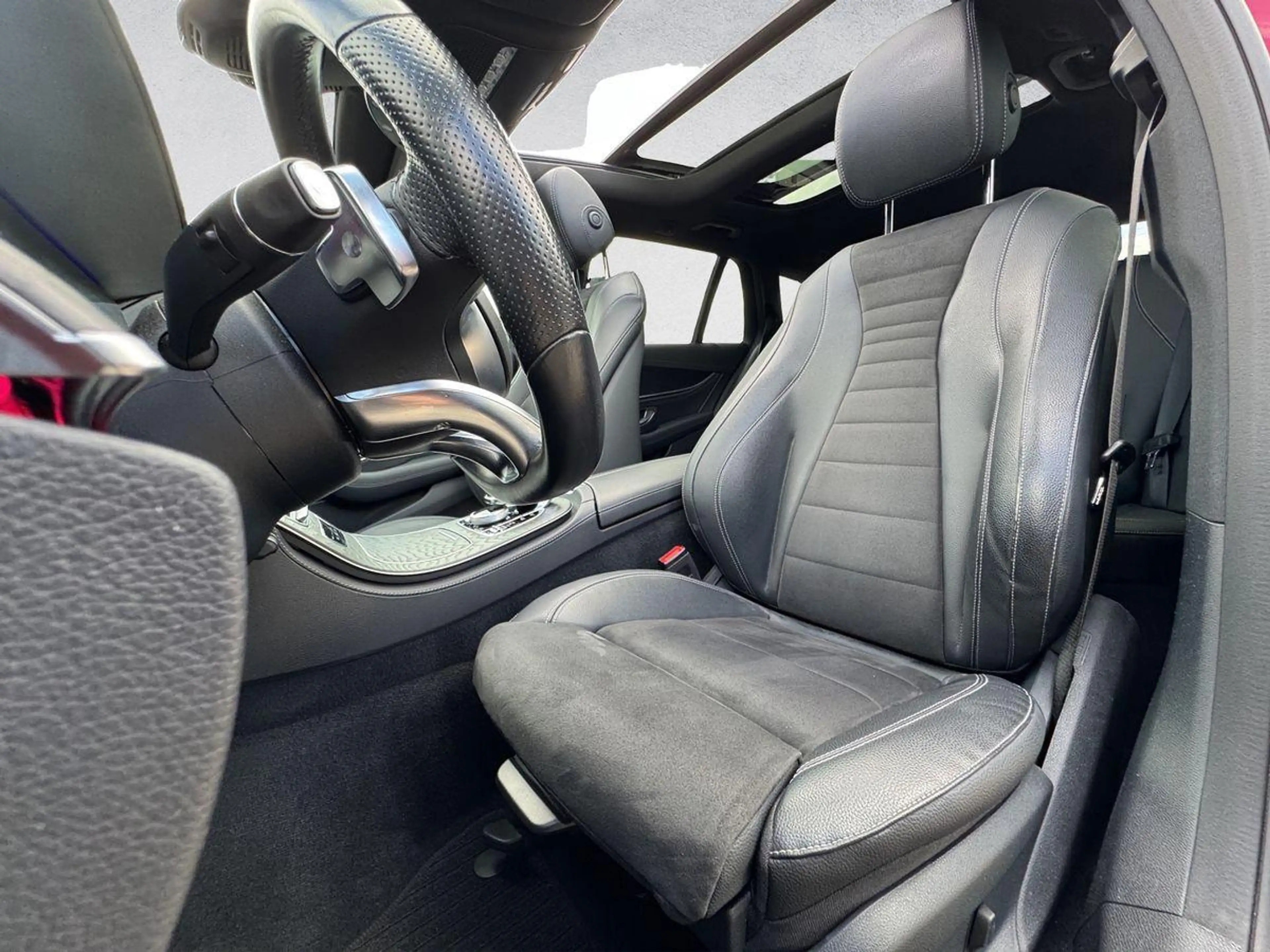 Mercedes-Benz E 450 T 4M AMG Multibeam Wide Pano AHK STHZ — photo 12