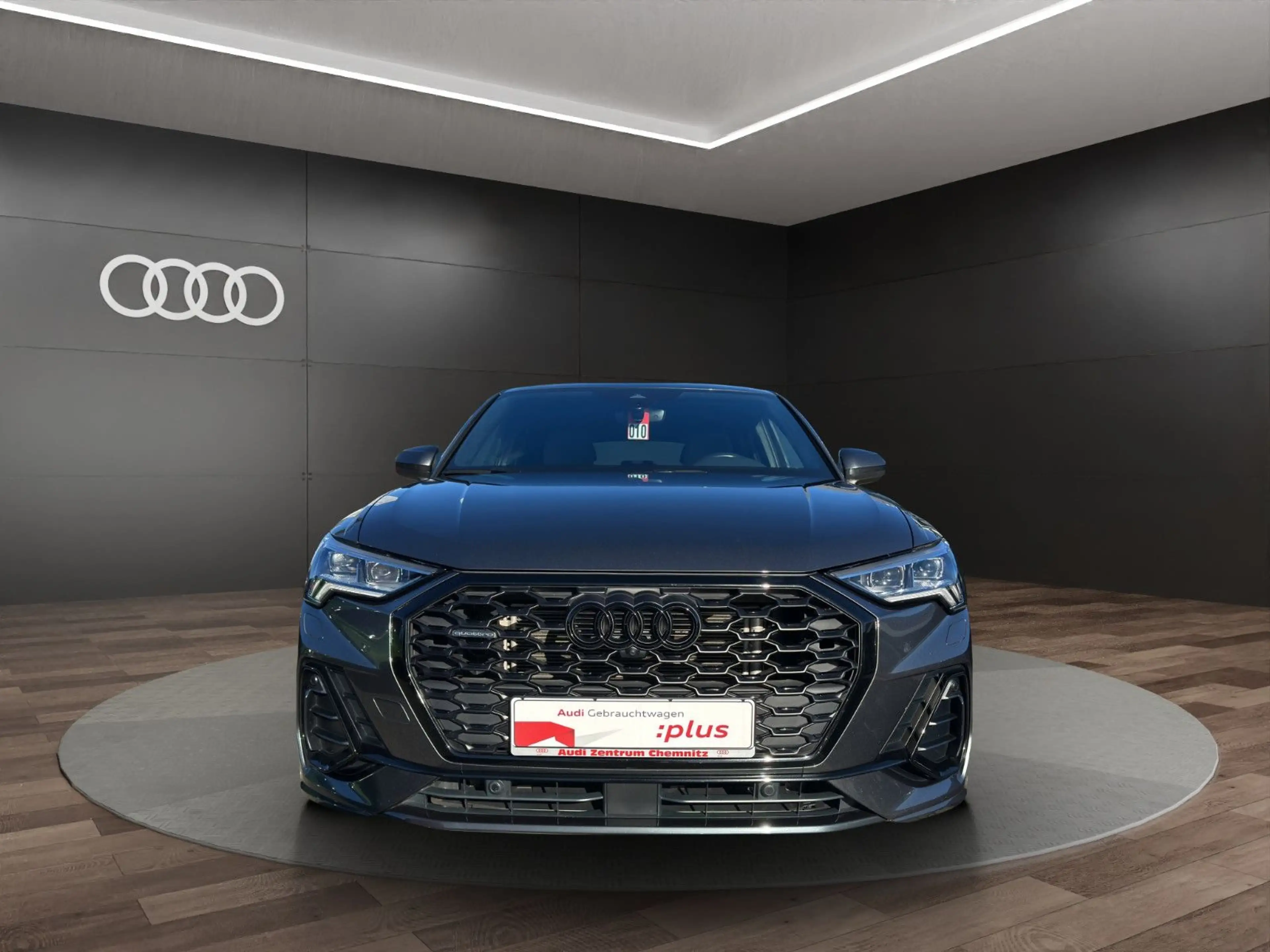 Audi Q3 Sportback 40 TFSI qu.S tr. S LINE+MATRIX+AHZV — photo 2