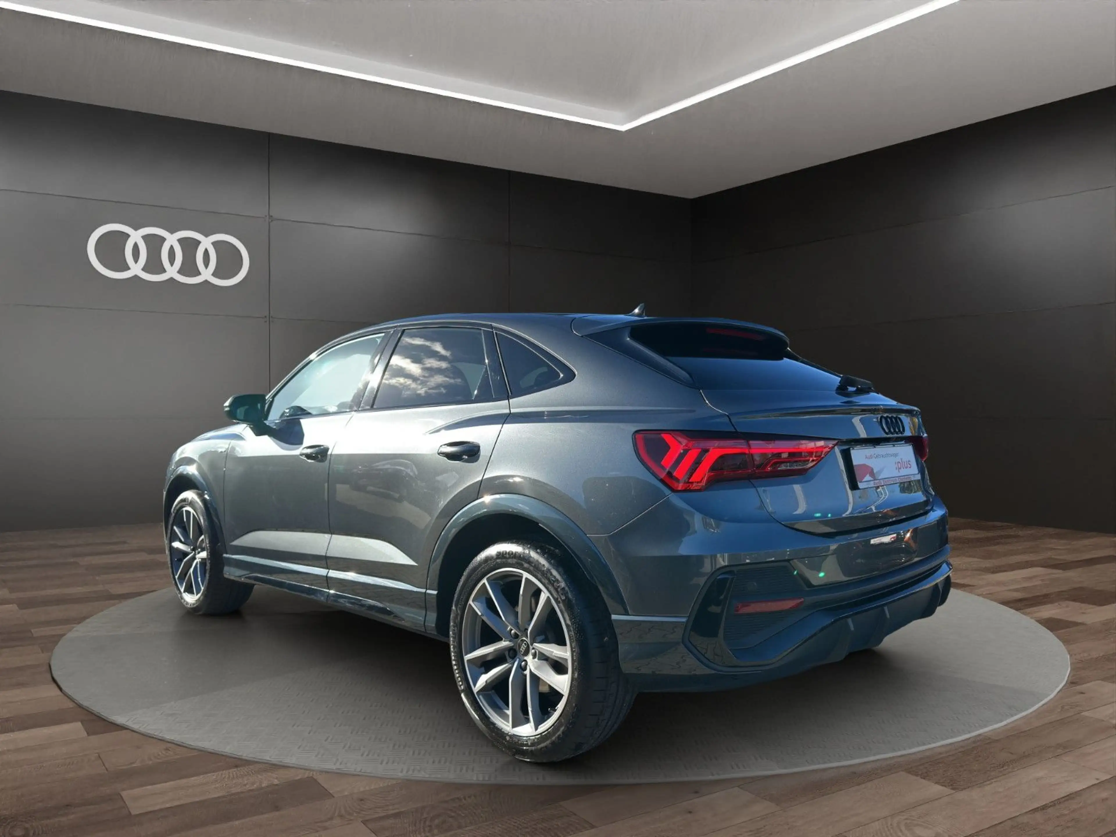 Audi Q3 Sportback 40 TFSI qu.S tr. S LINE+MATRIX+AHZV — photo 7