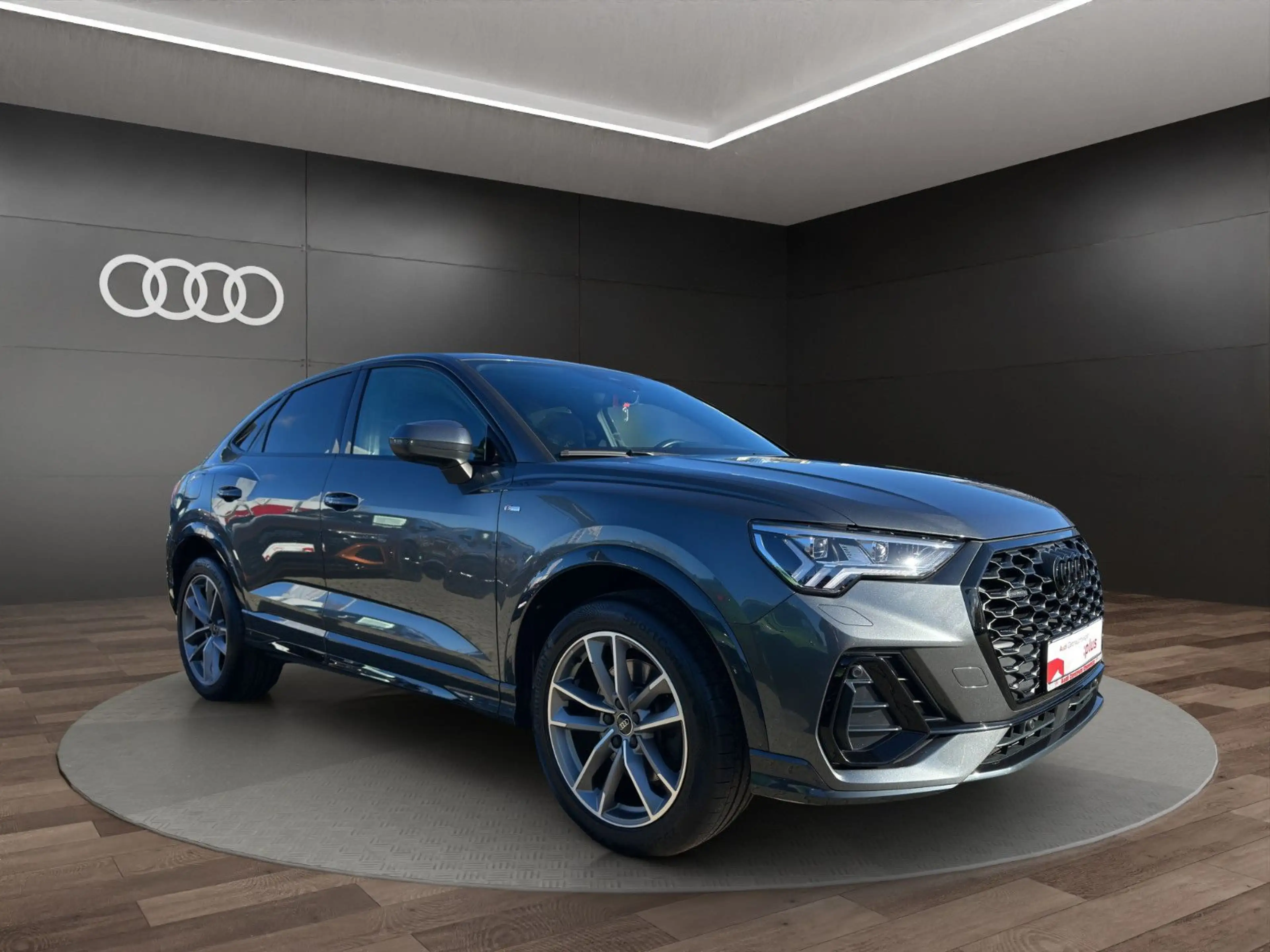 Audi Q3 Sportback 40 TFSI qu.S tr. S LINE+MATRIX+AHZV — photo 3