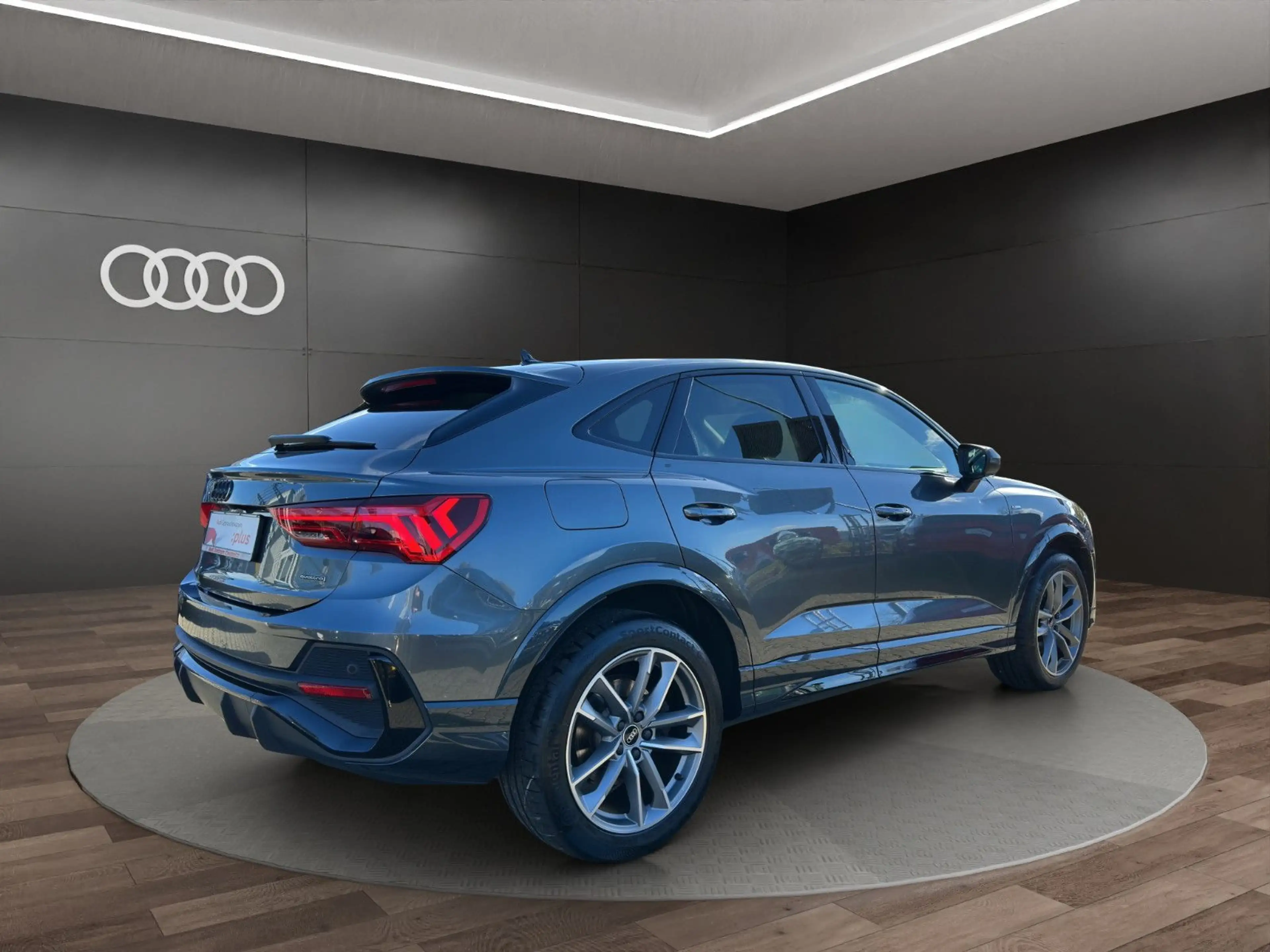 Audi Q3 Sportback 40 TFSI qu.S tr. S LINE+MATRIX+AHZV — photo 4