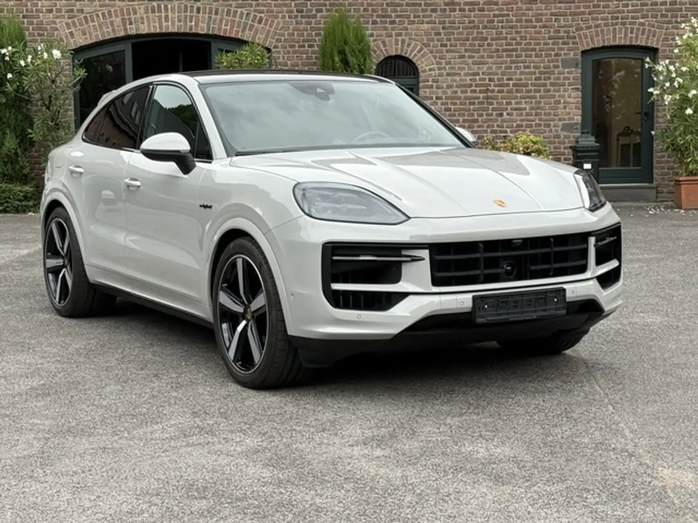 Porsche Cayenne E-Hybrid Coupe SPORTDESIGN-PAKET*22 EXCLUSIVE* Beige - 1