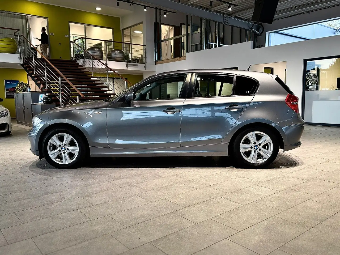 BMW 116 i Lim Sitzheizung*Tempo*A/C* Grigio - 2