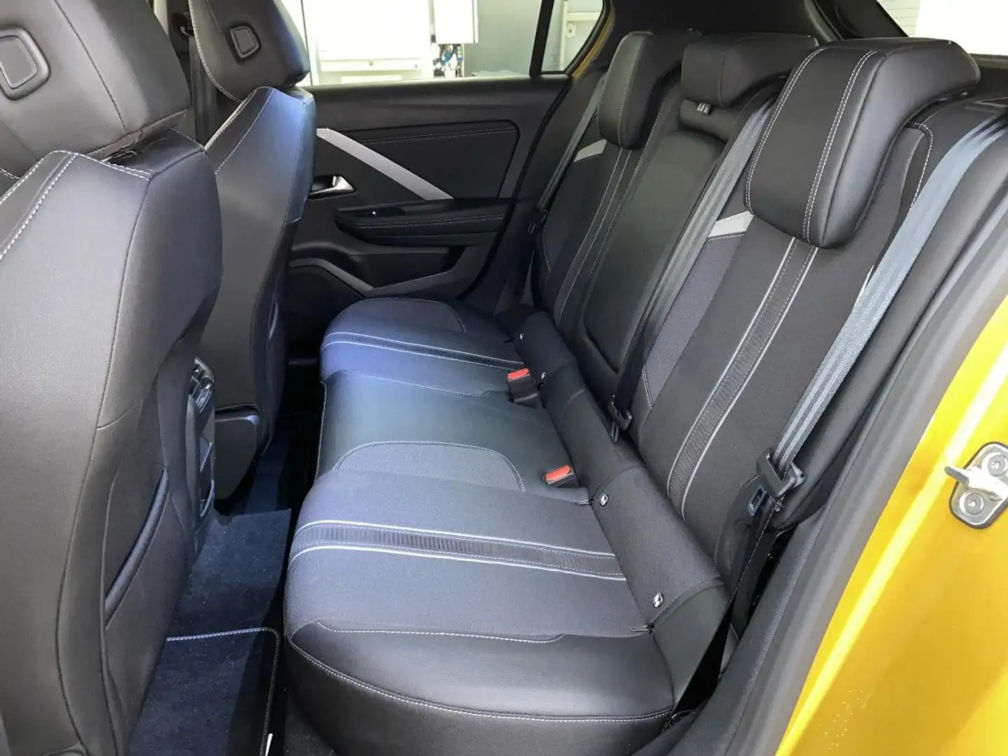 Opel Astra GS-Line +GEPFLEGTER WERKSWAGEN+GARANTIE+UNFALLFREI Sárga - 2