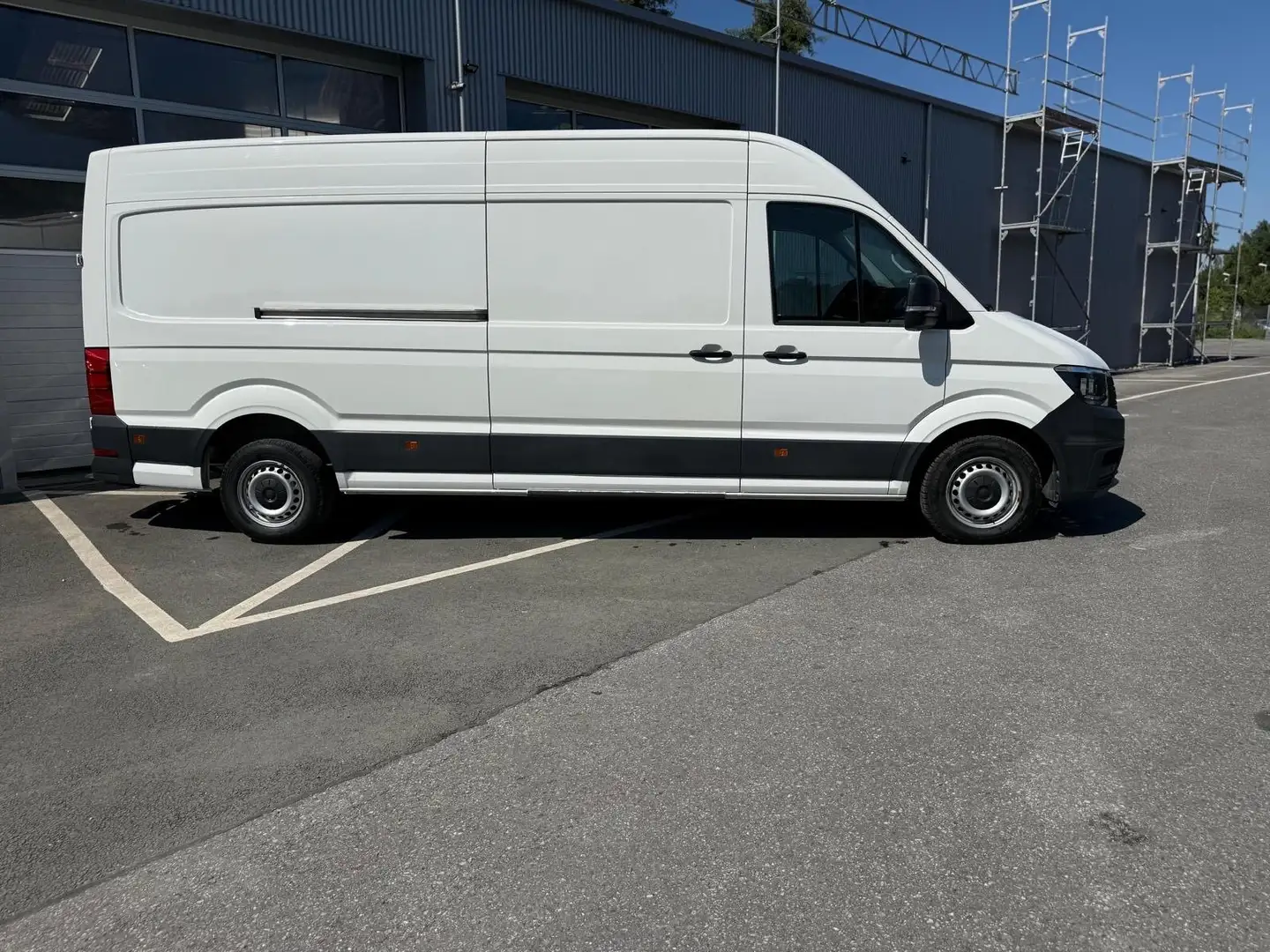 Volkswagen Crafter Kasten 35 lang Hochdach FWD - 2
