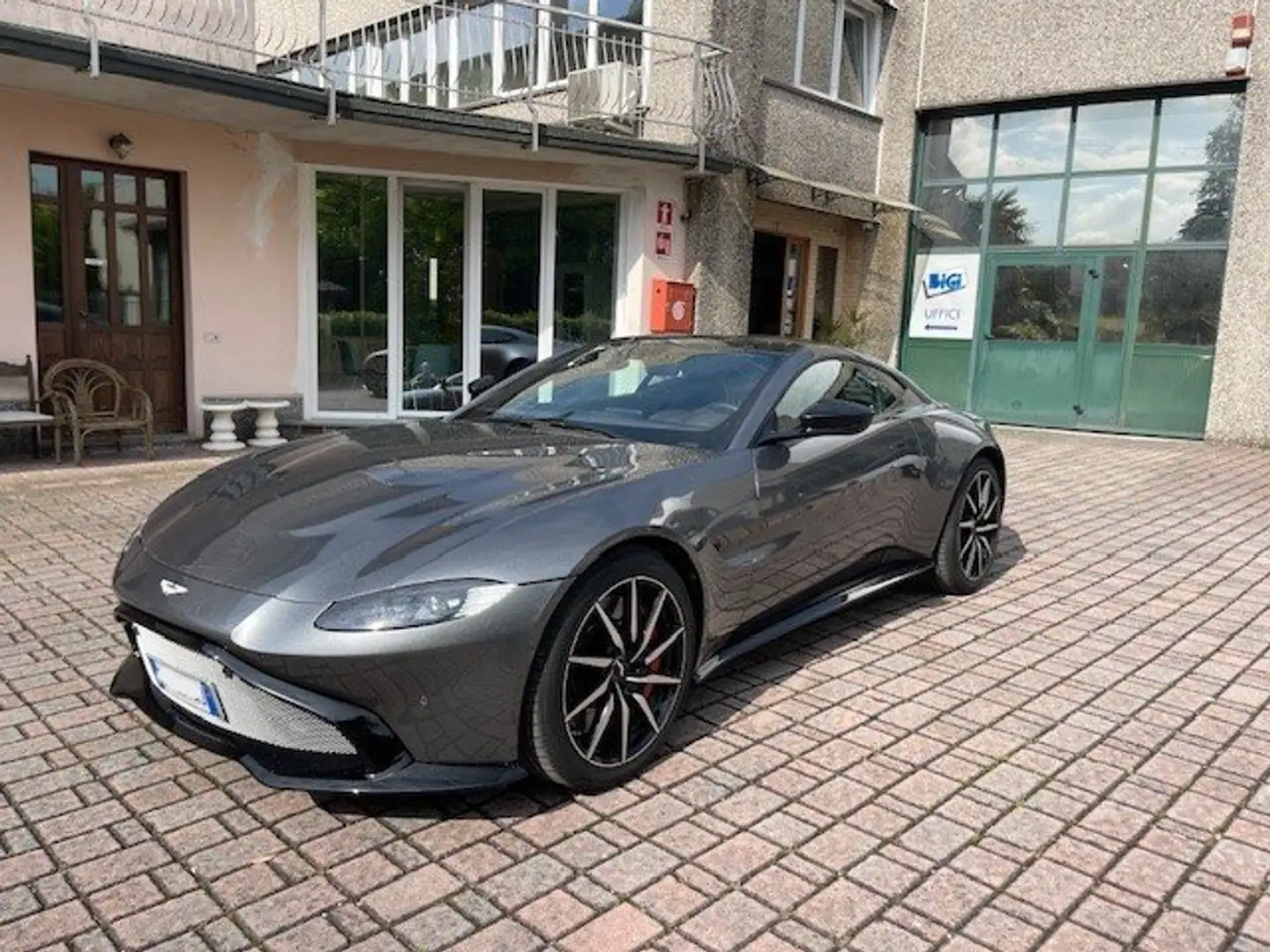 Aston Martin Vantage Grigio - 1