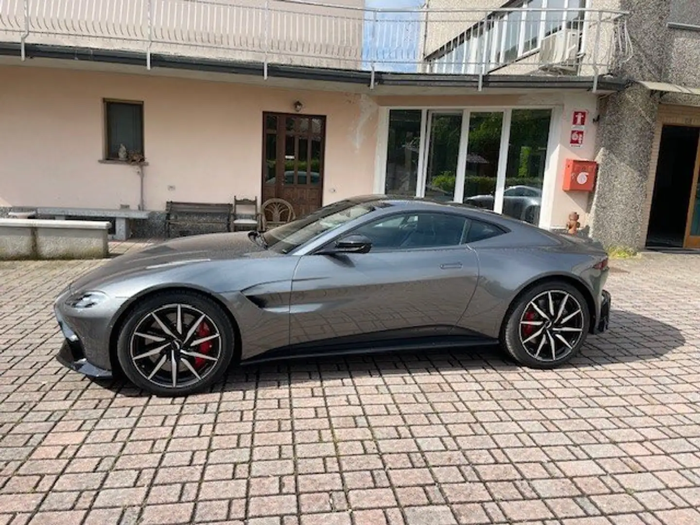 Aston Martin Vantage Grigio - 2