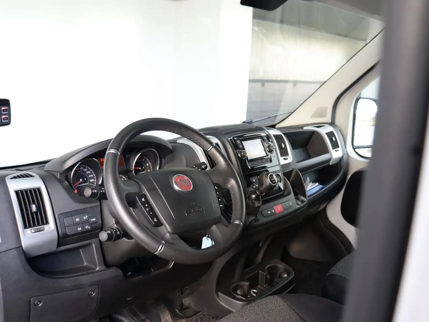 Fiat Ducato 33 2.3 MultiJet L3H2 | Verkeersmaatregelen | Navi Bílá - 2