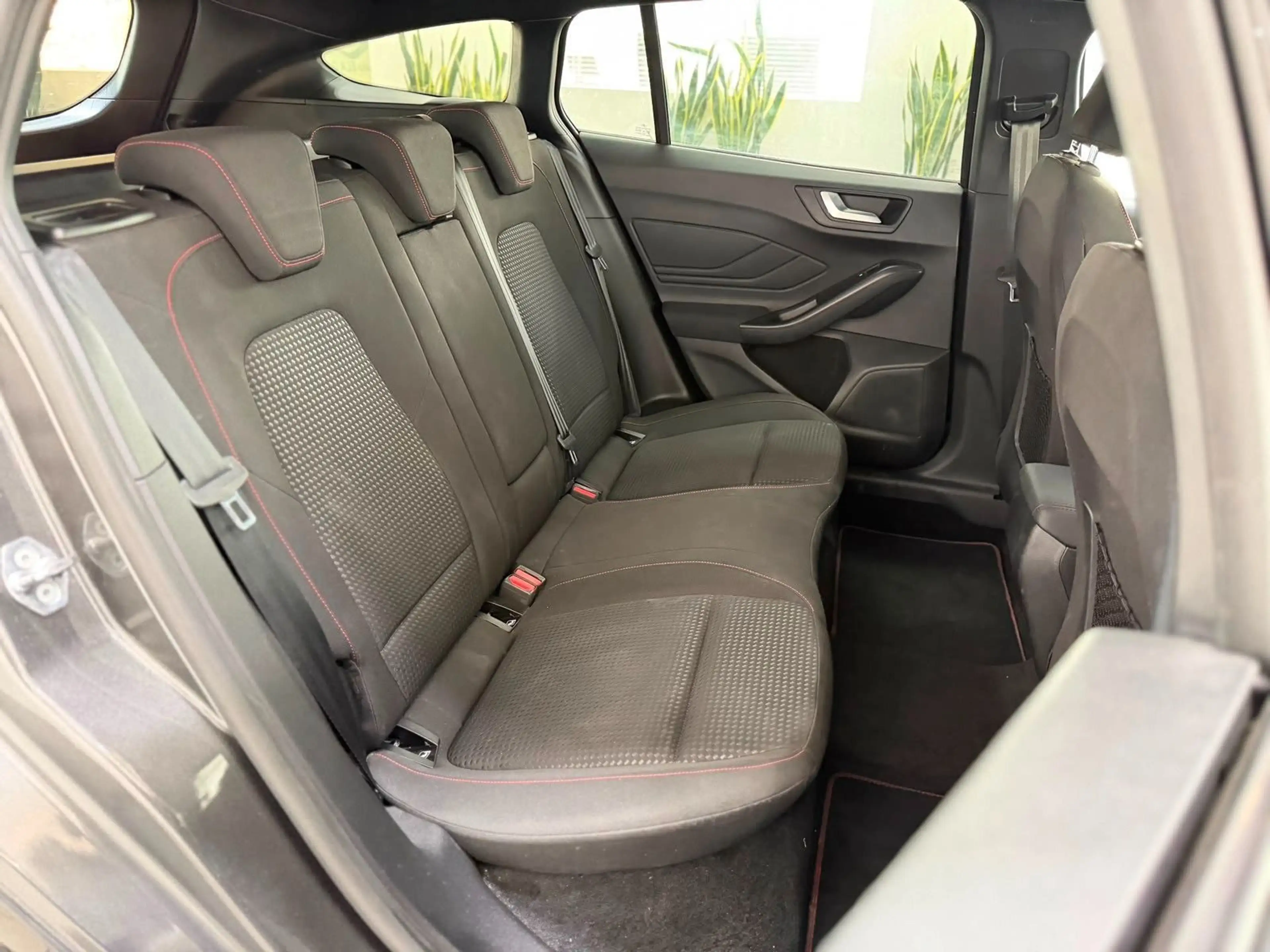 Ford Focus Turnier ST-Line X 1.Hand|AHK|Kamera|Navi — photo 10