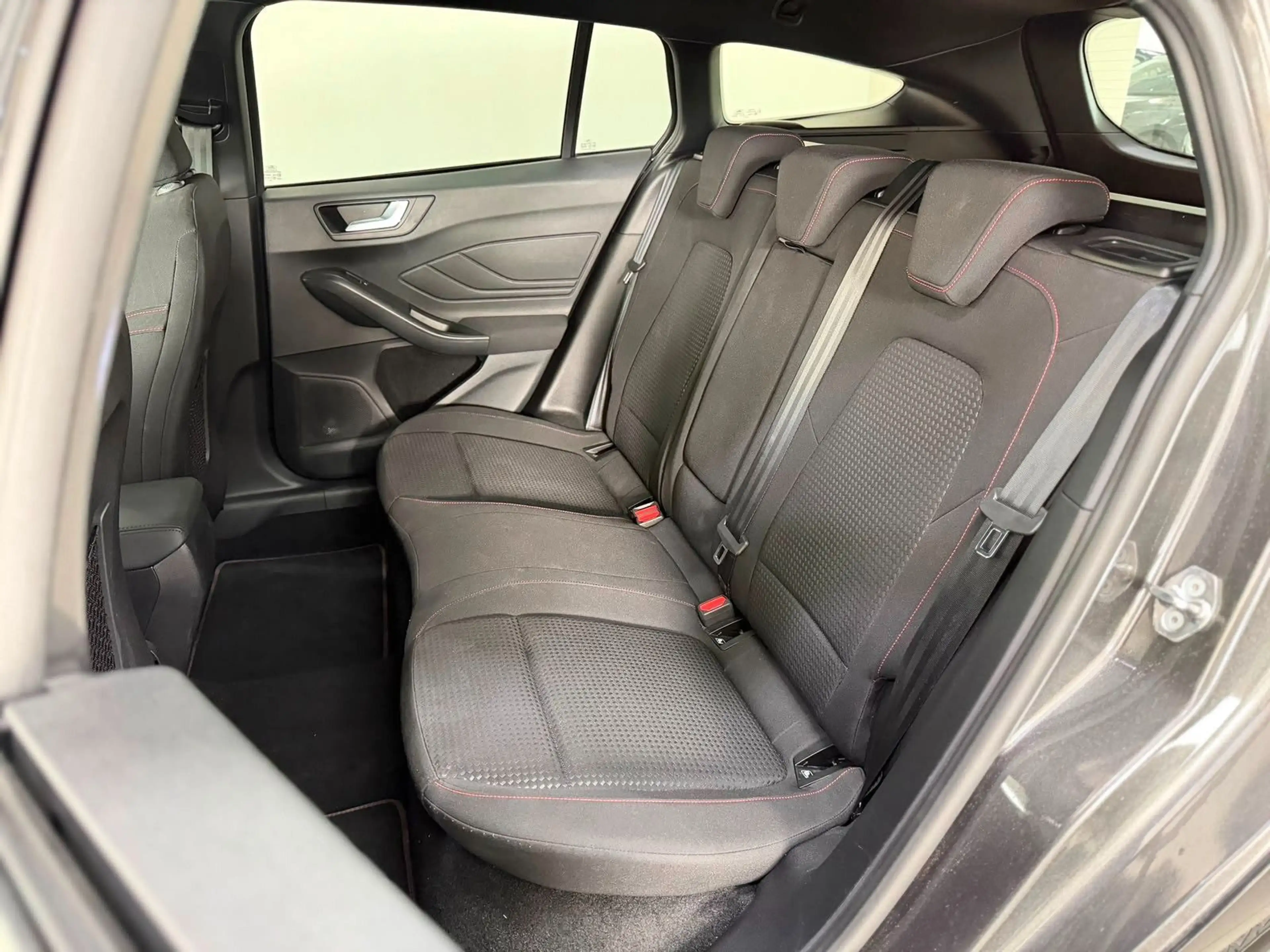 Ford Focus Turnier ST-Line X 1.Hand|AHK|Kamera|Navi — photo 14