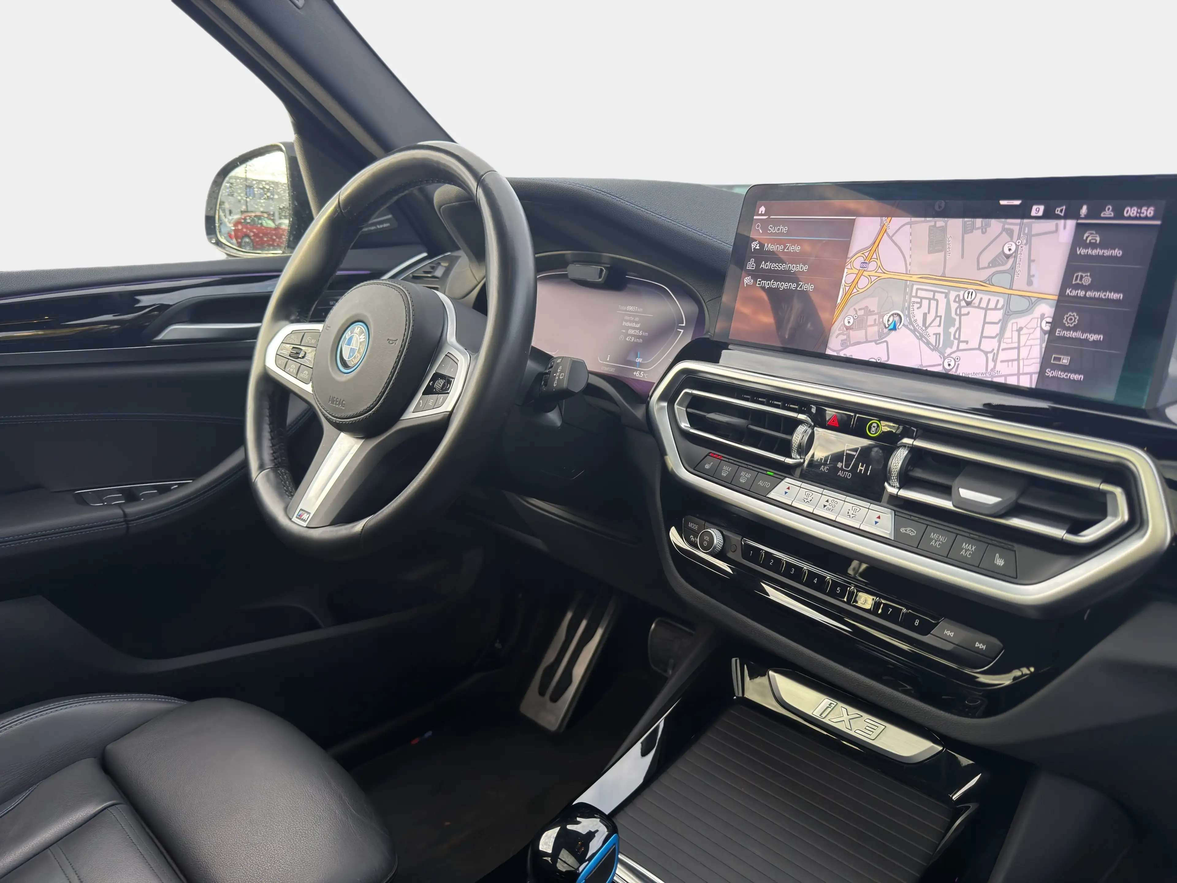 BMW iX3 — photo 12