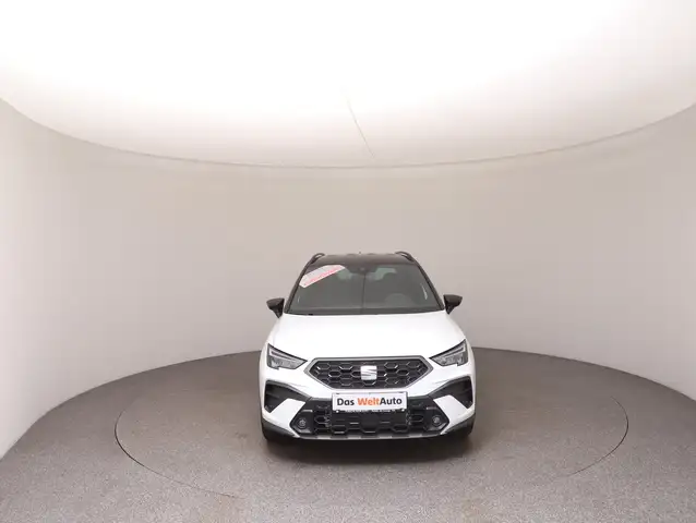 Seat Arona view 2