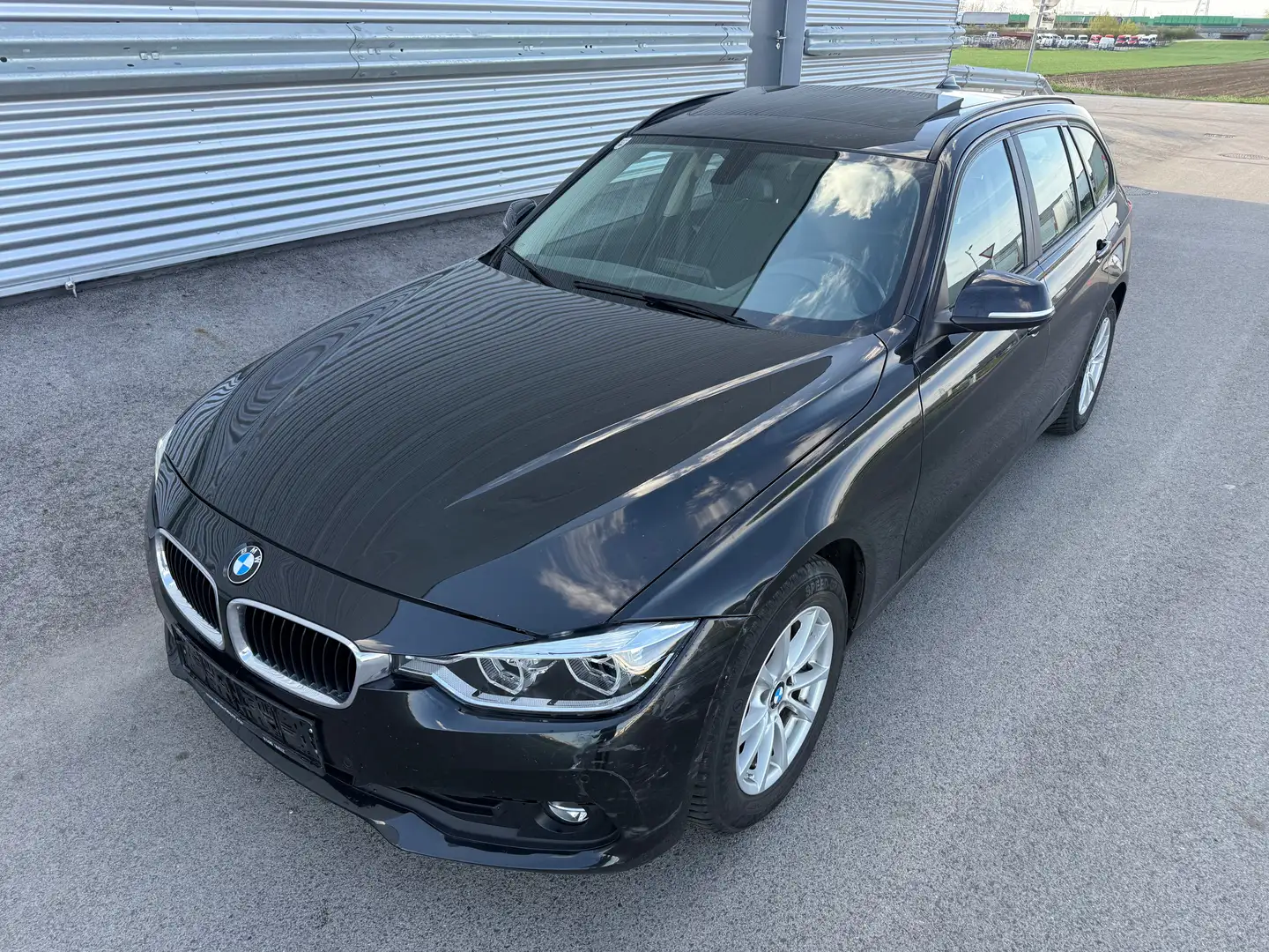 BMW 318 d Touring ID:120 Schwarz - 1