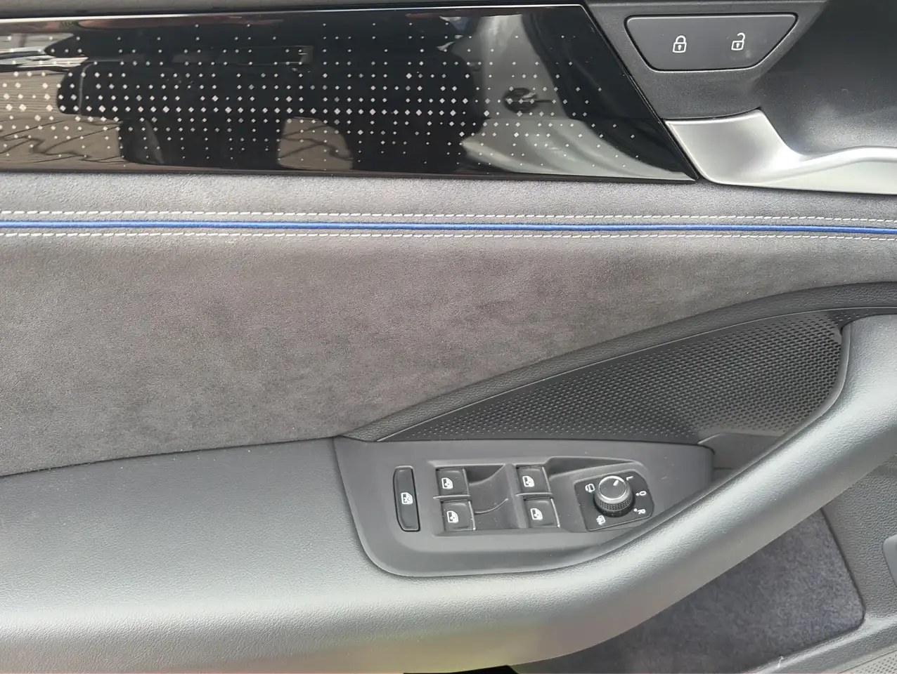 Volkswagen Passat Variant 2.0 TDI DSG R Line*KeyGo*IQ Light 7