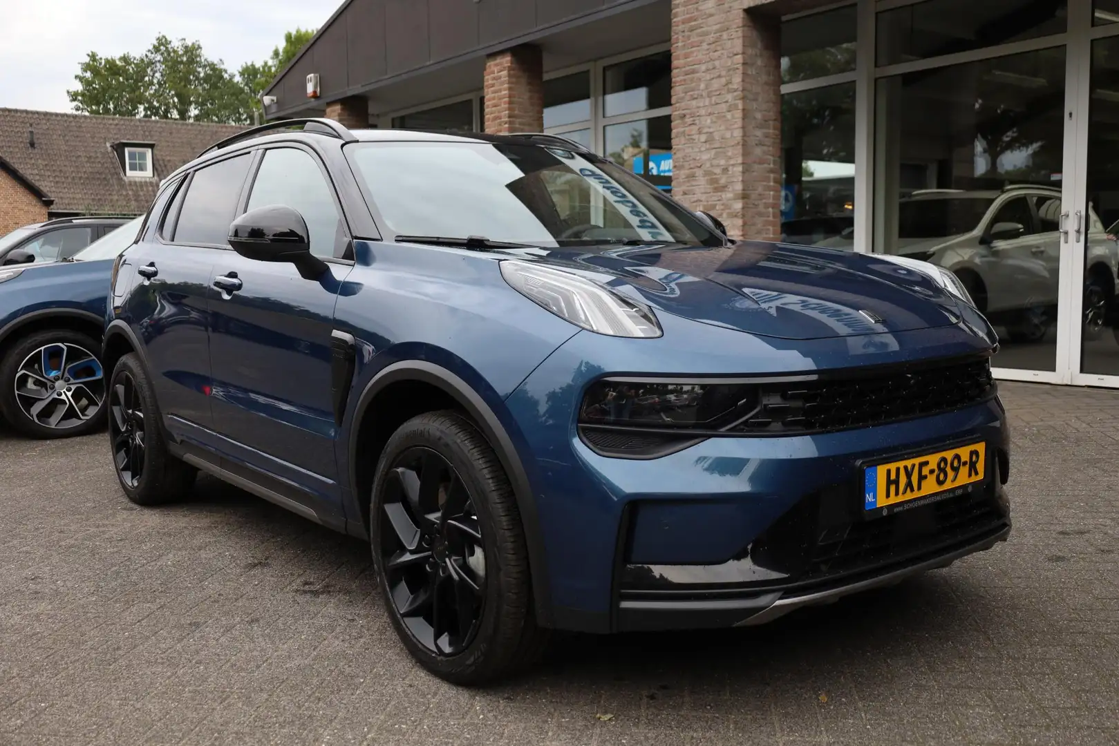 Lynk & Co 01 1.5 261PK! MY23+BLACKLINE + 6.6 Kwh LADEN! ZWARTE- Bleu - 2