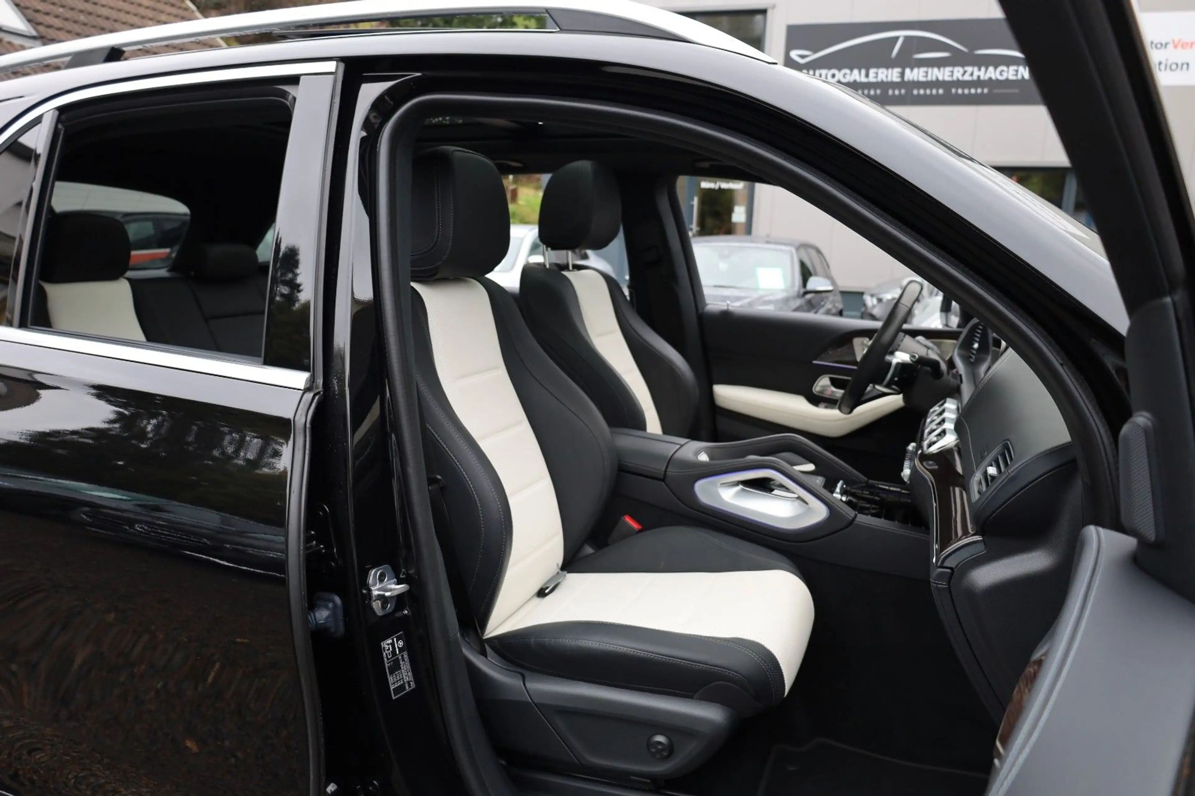 Mercedes-Benz GLE 400 e 4M/3xAMG/PANO/360°/AIRMATIC/BURM/VOLL/ — photo 12