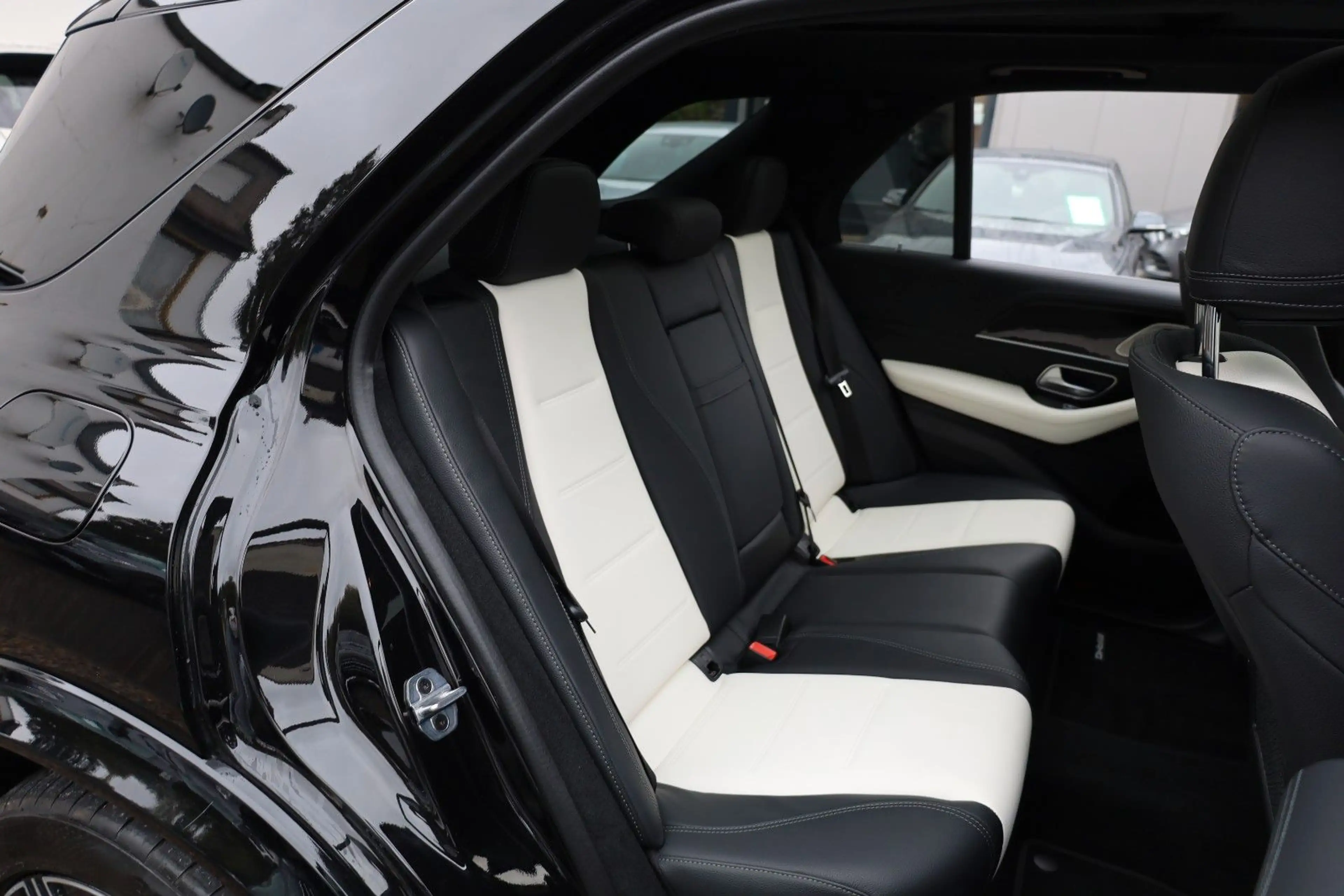 Mercedes-Benz GLE 400 e 4M/3xAMG/PANO/360°/AIRMATIC/BURM/VOLL/ — photo 11