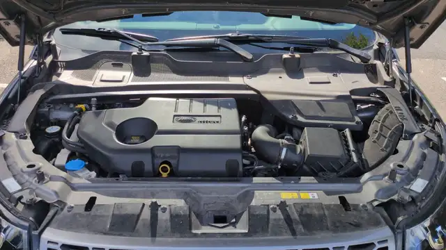 Land Rover Discovery Sport view 15