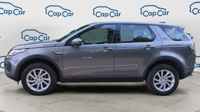Land Rover Discovery Sport view 2