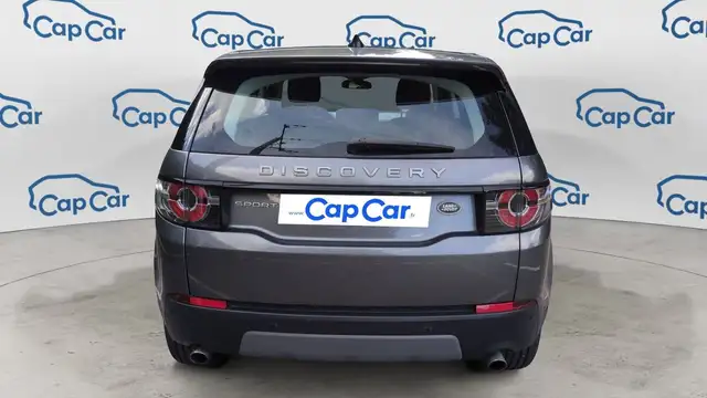 Land Rover Discovery Sport view 3