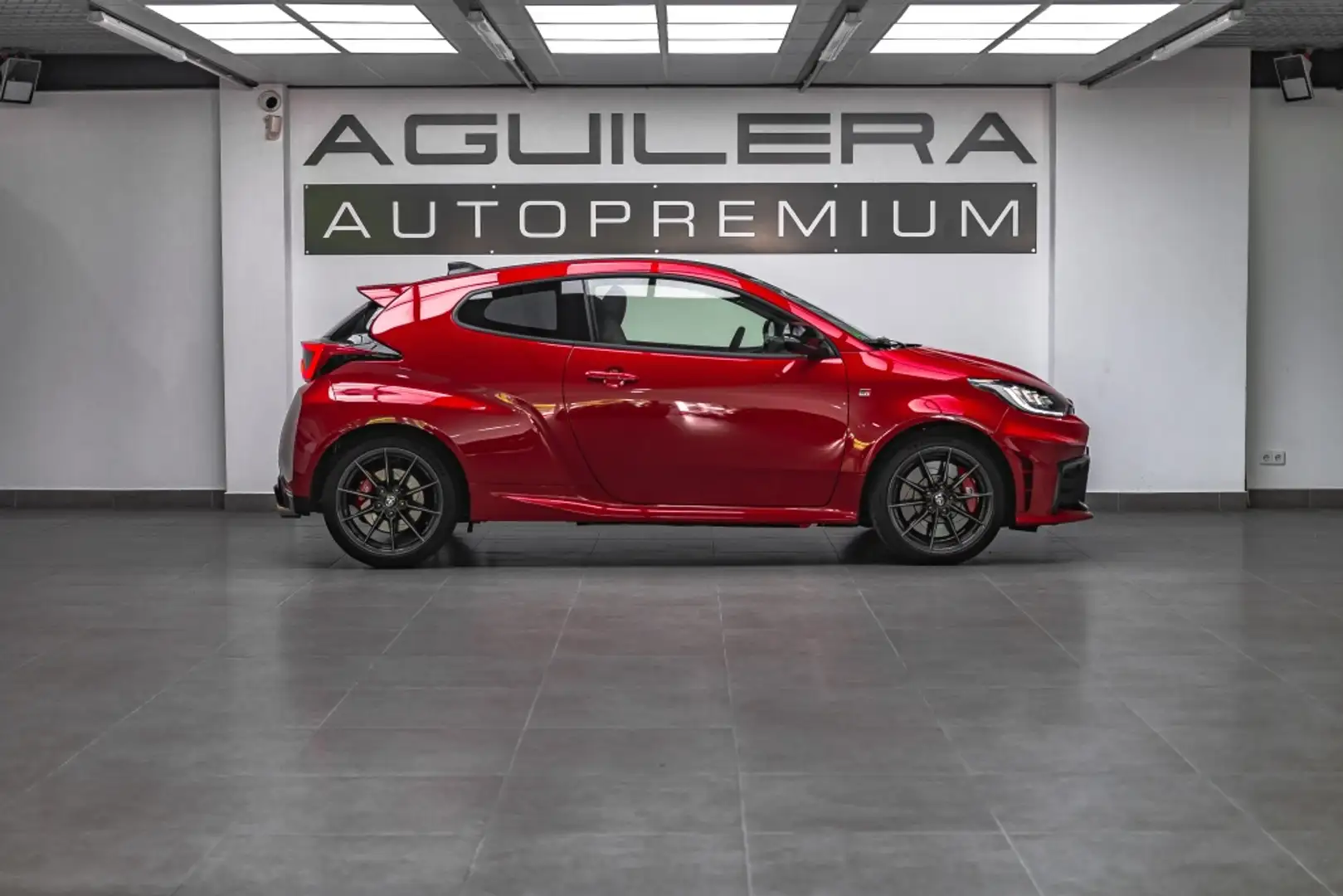 Toyota Yaris GR RZ Rojo - 2