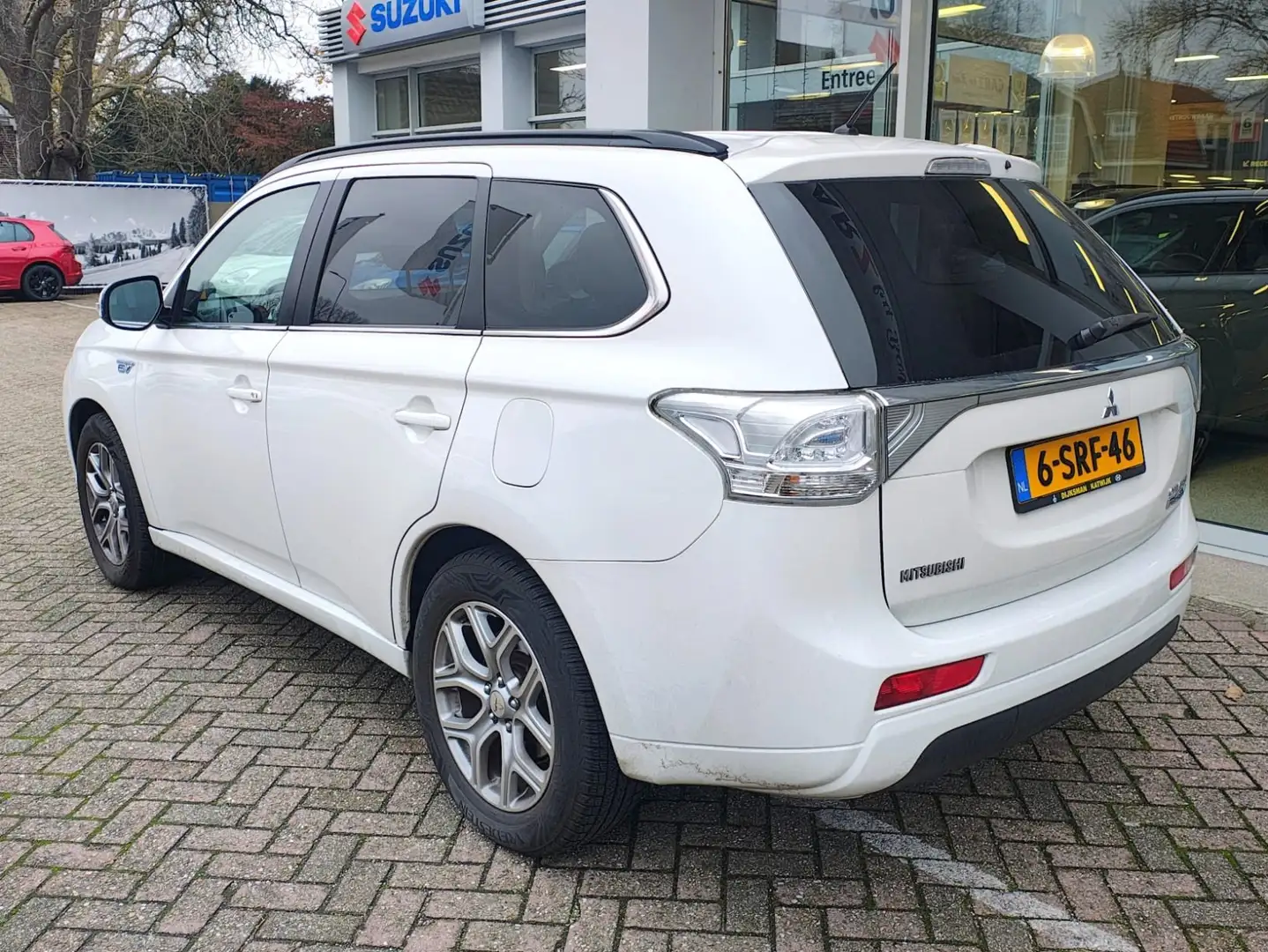 Mitsubishi Outlander 2.0 PHEV INSTYLE met APK TOT 03-2026 Wit - 2