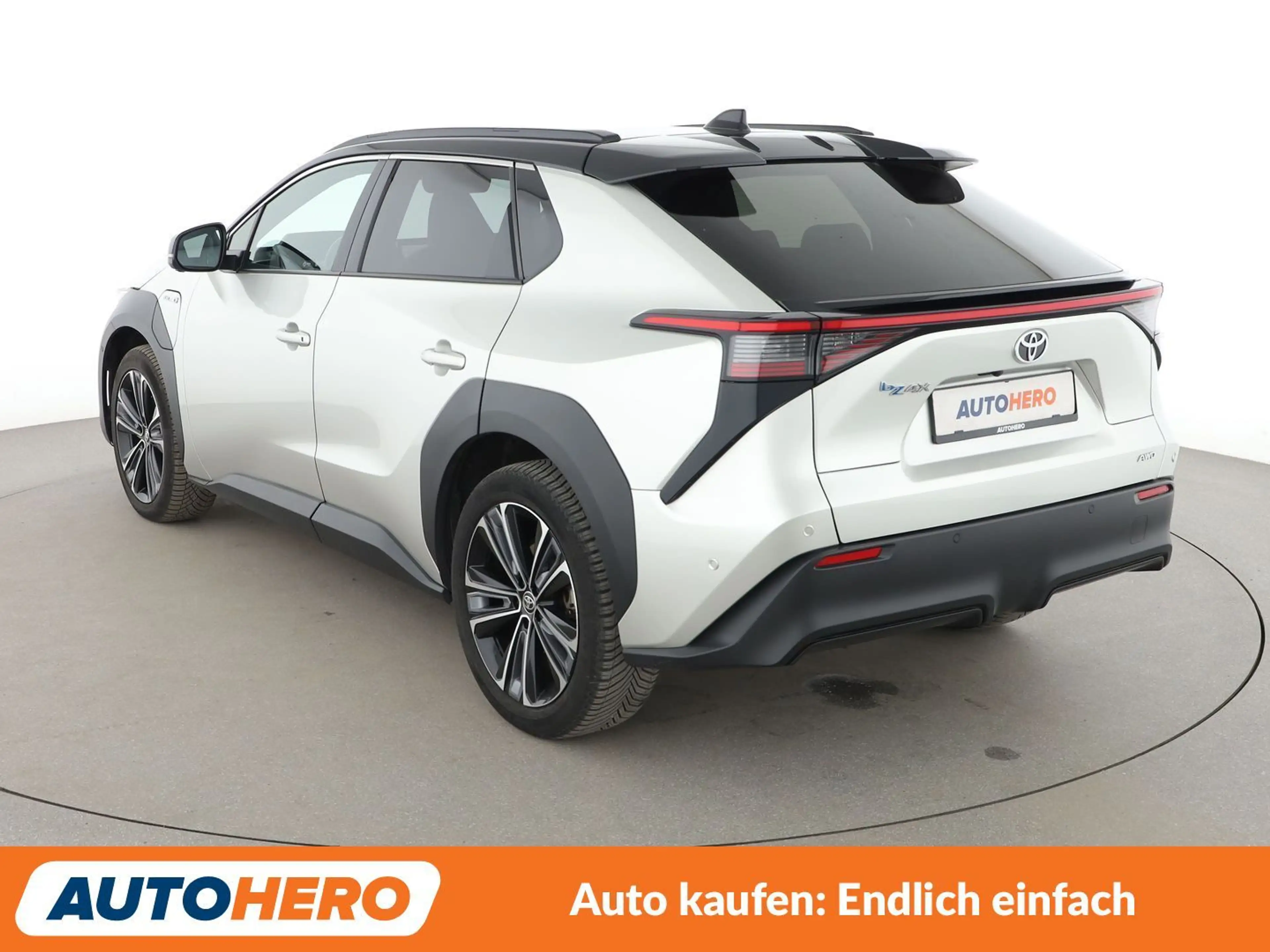 Toyota bZ4X electric drive 160 kW AWD *NAV*MATRIX*ACC*360CAM* — photo 4
